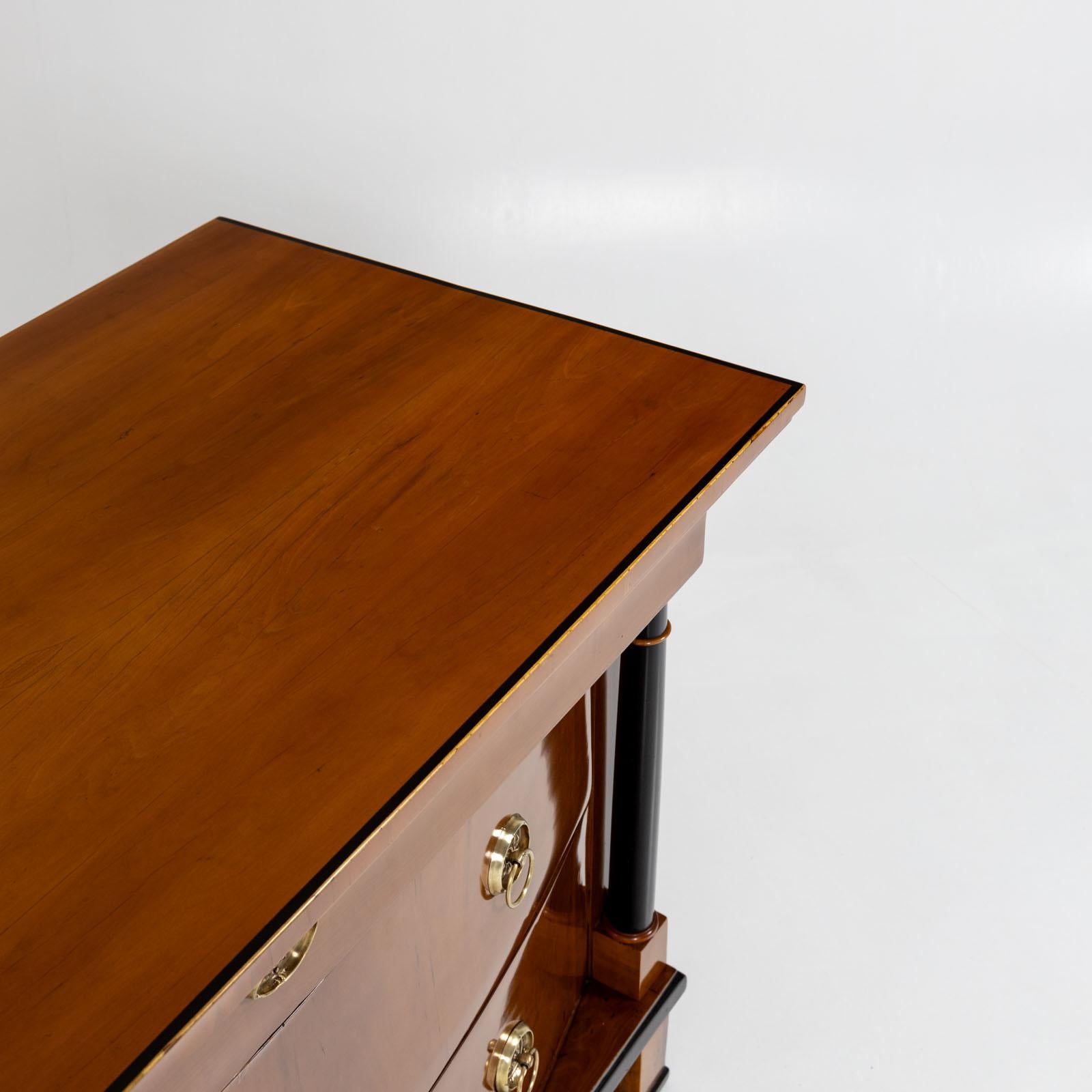 Early 19th Century Biedermeier Chest of Drawers with ebonized Columns, Germany around 1820 For Sale