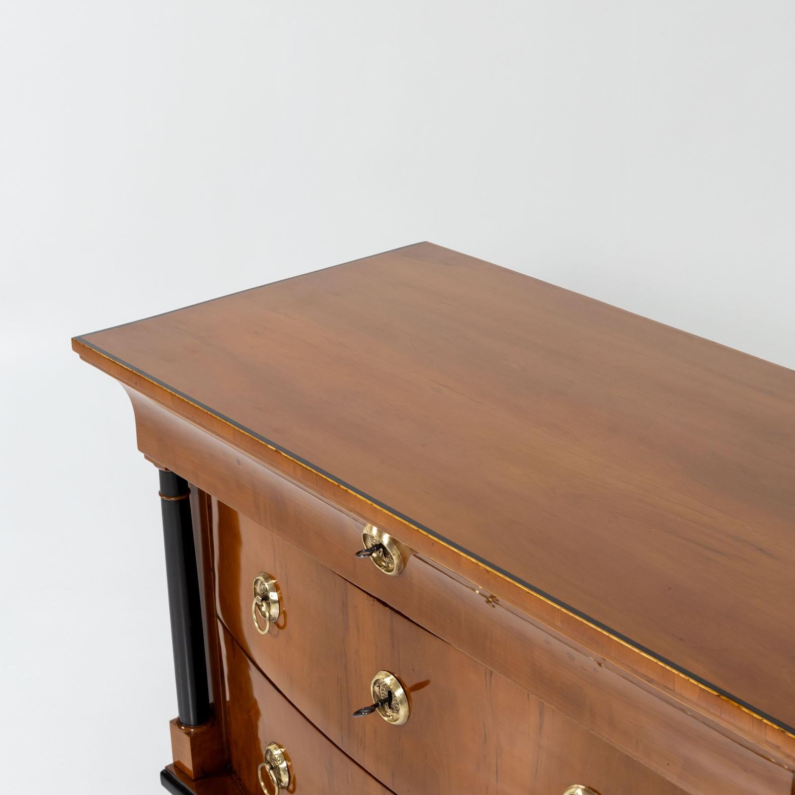 Biedermeier Chest of Drawers with ebonized Columns, Germany around 1820 For Sale 2