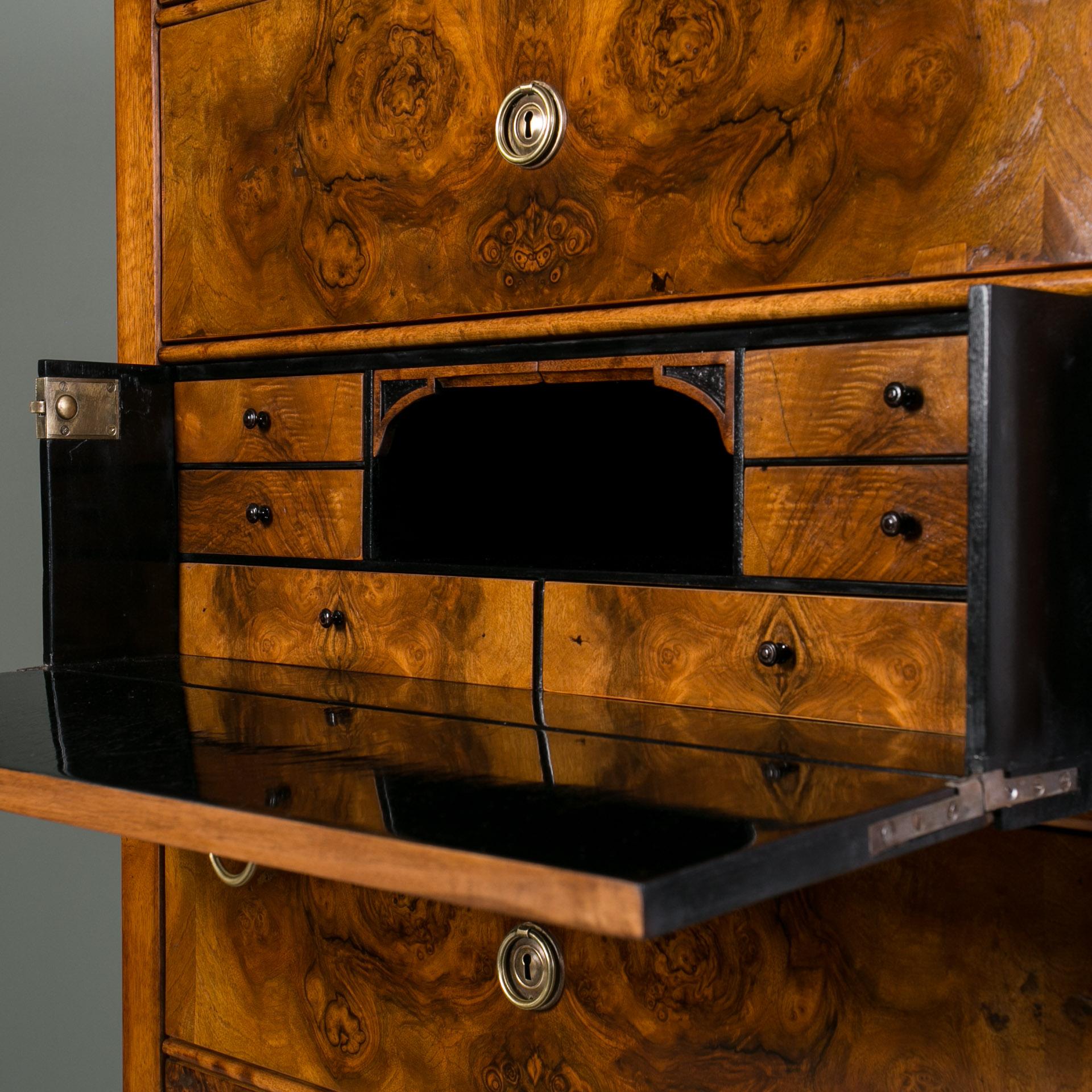 Cassettiera Biedermeier con segretaria, Austria, metà XIX secolo in vendita 4
