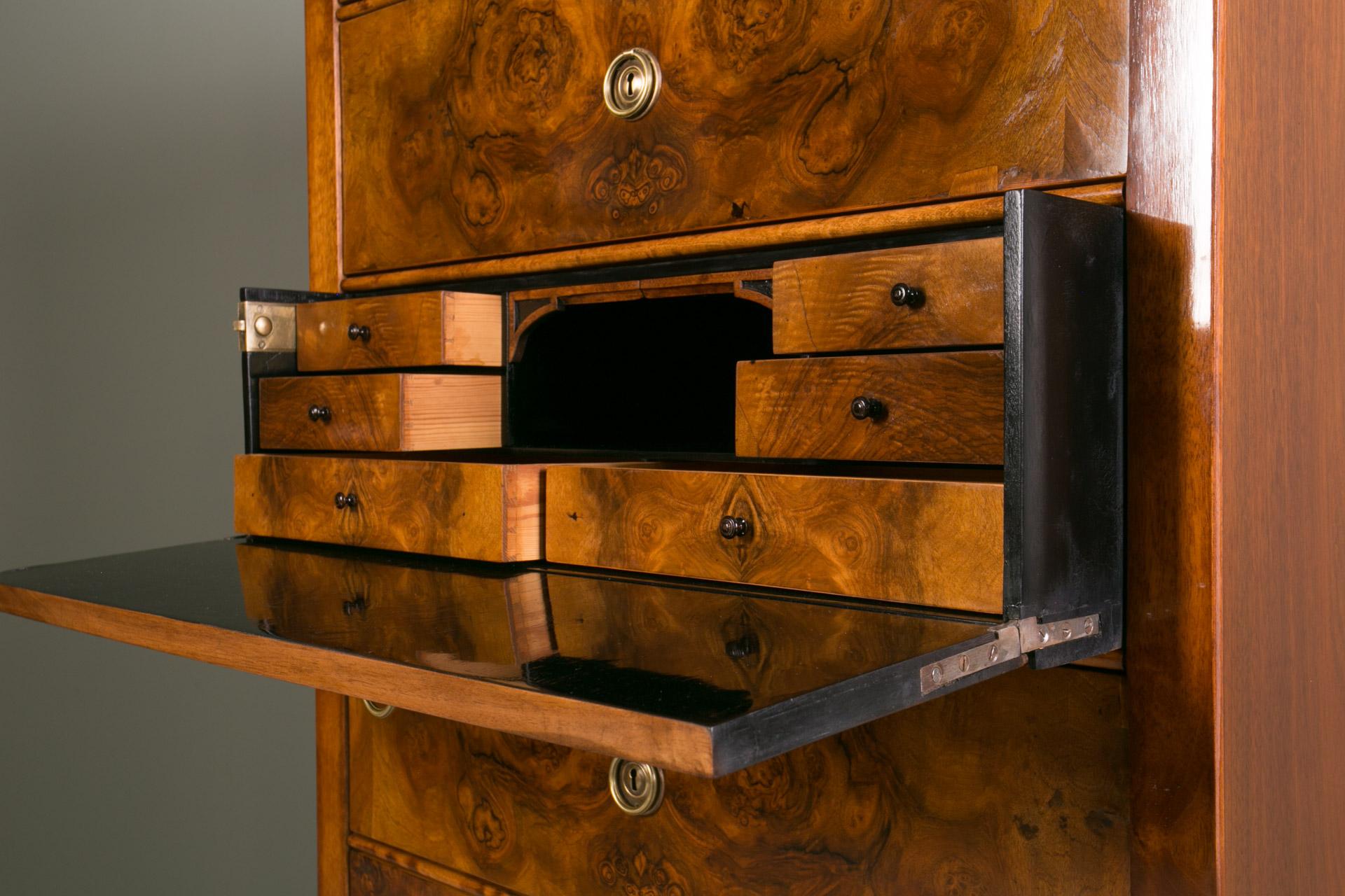 Cassettiera Biedermeier con segretaria, Austria, metà XIX secolo in vendita 5
