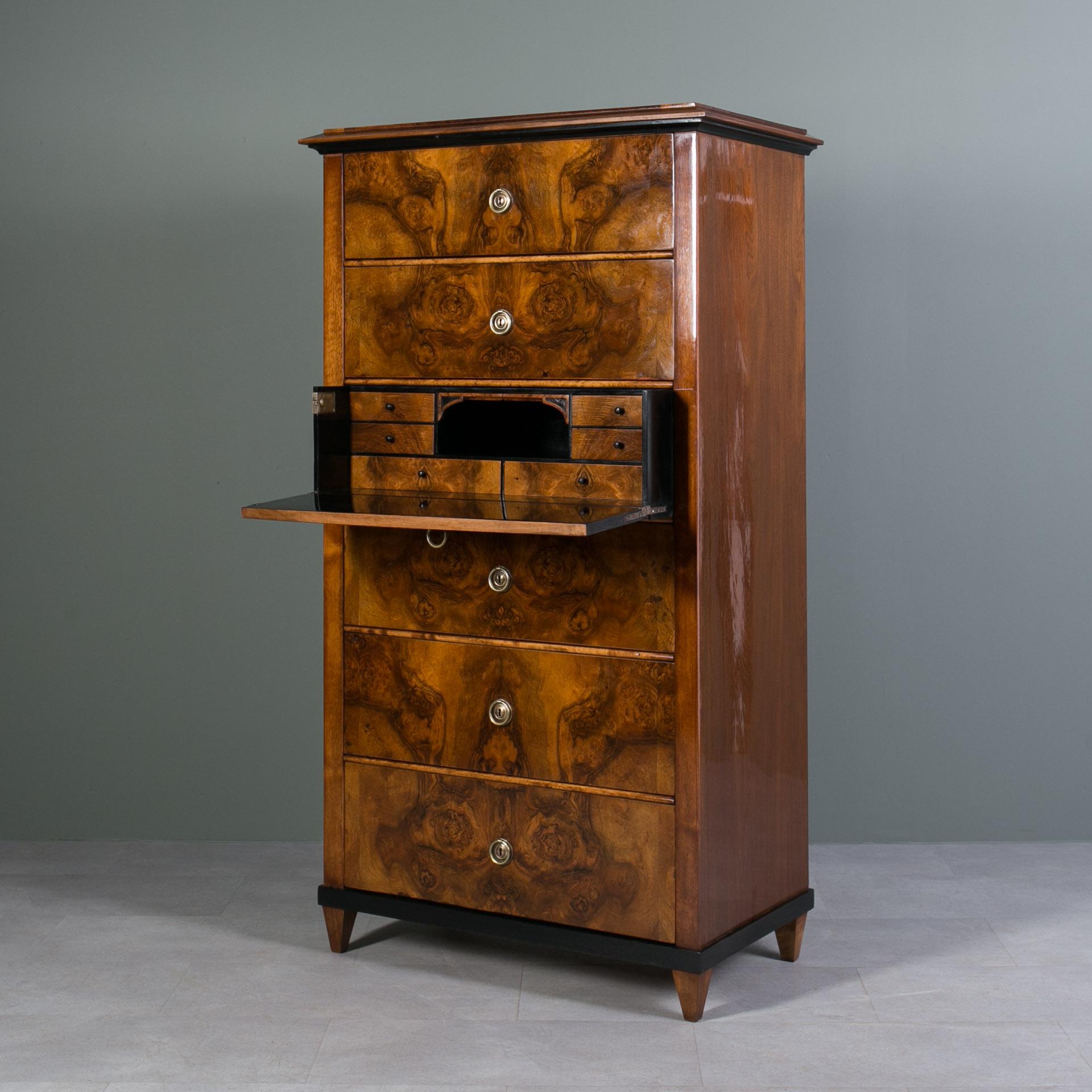 Cassettiera Biedermeier con segretaria, Austria, metà XIX secolo in vendita 3
