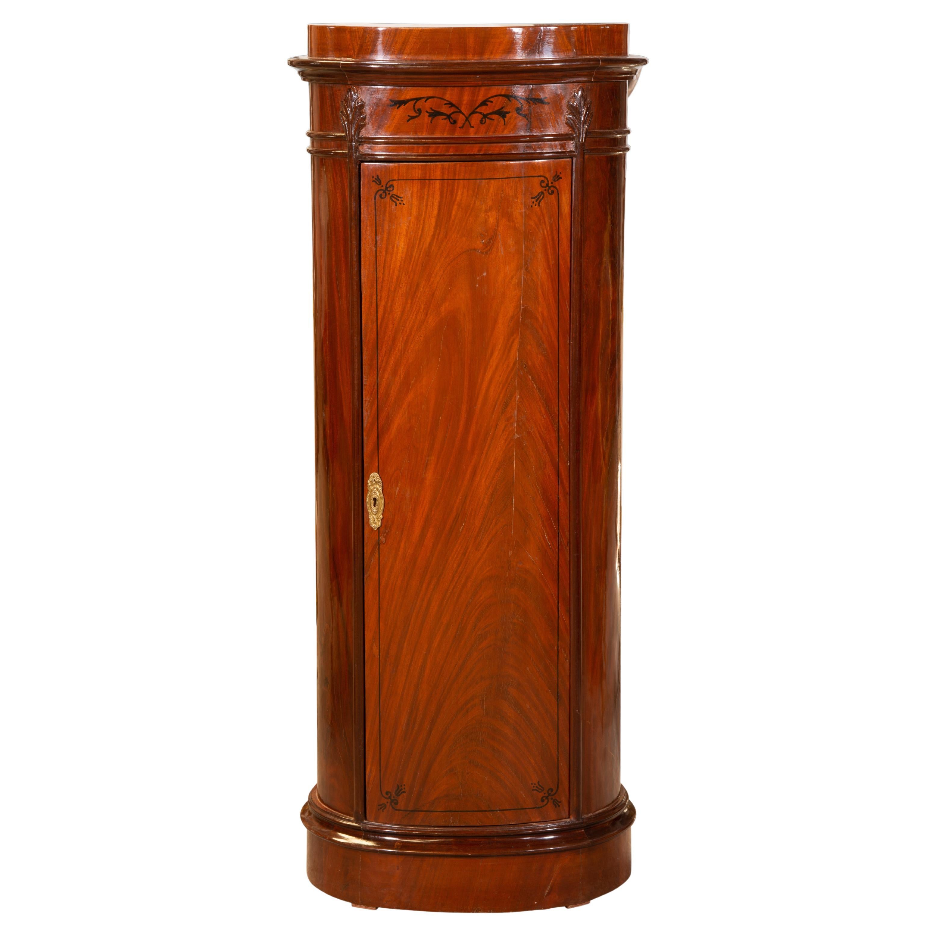 Säulen- oder Pollerschrank aus dem Biedermeier. 20. Jahrhundert. im Angebot