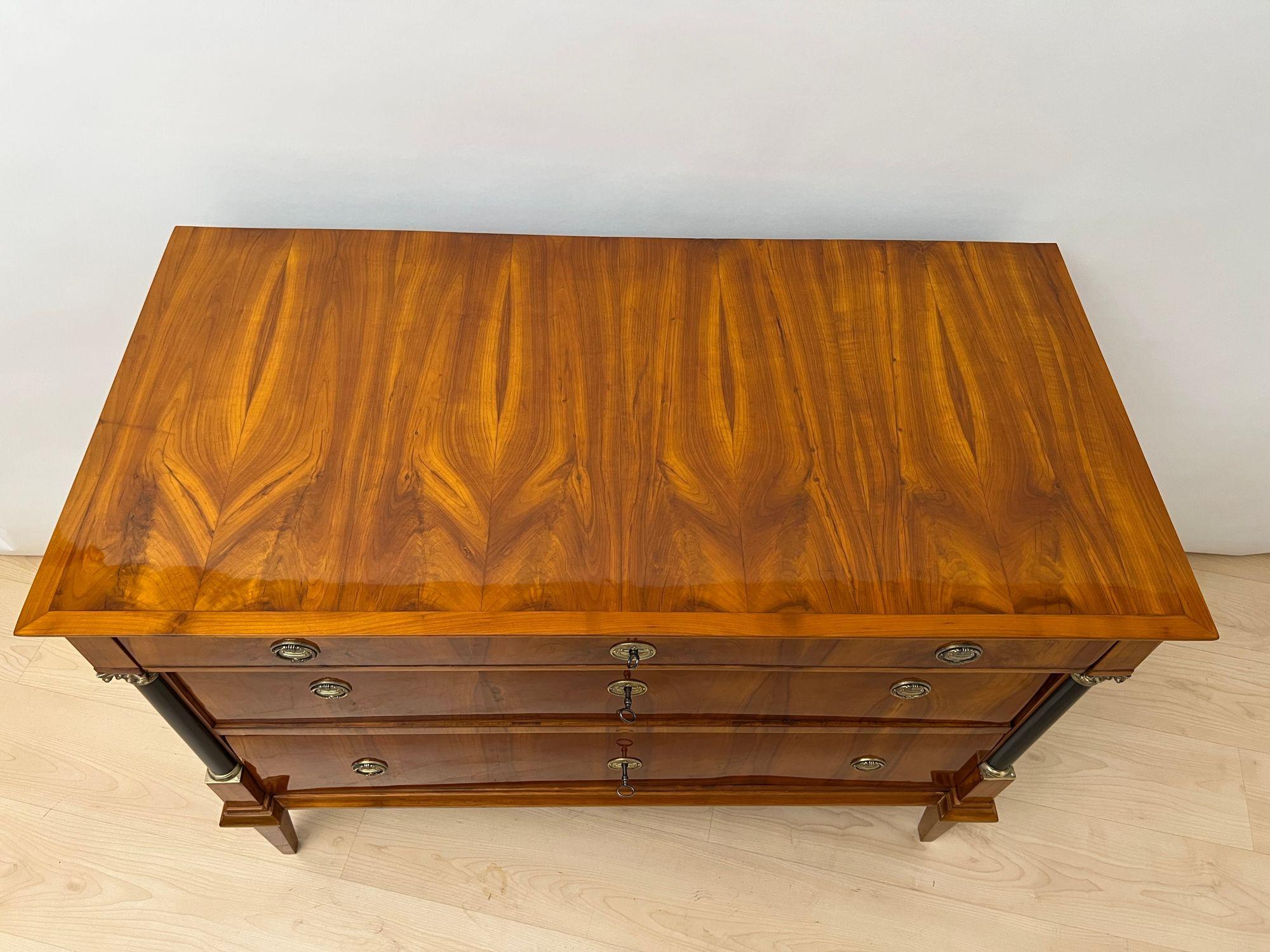 Biedermeier Kommode, Kirsche Furnier, Messing, Franken um 1820 im Angebot 5