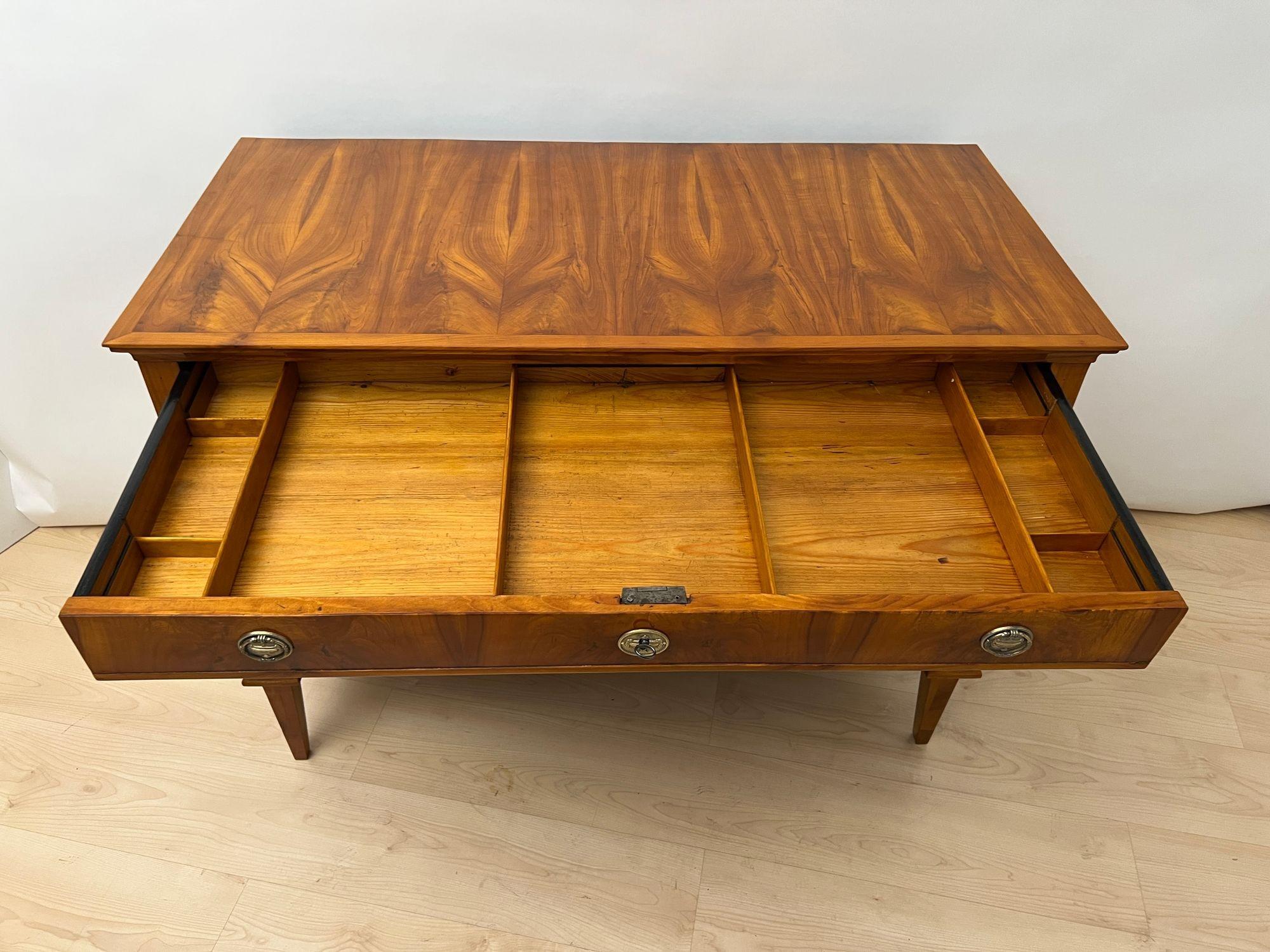 Biedermeier Kommode, Kirsche Furnier, Messing, Franken um 1820 (Deutsch) im Angebot
