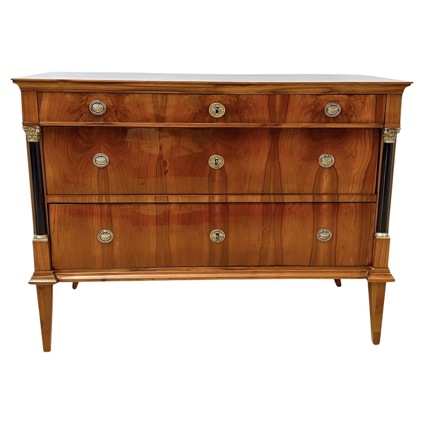 Biedermeier Kommode, Kirsche Furnier, Messing, Franken um 1820 im Angebot
