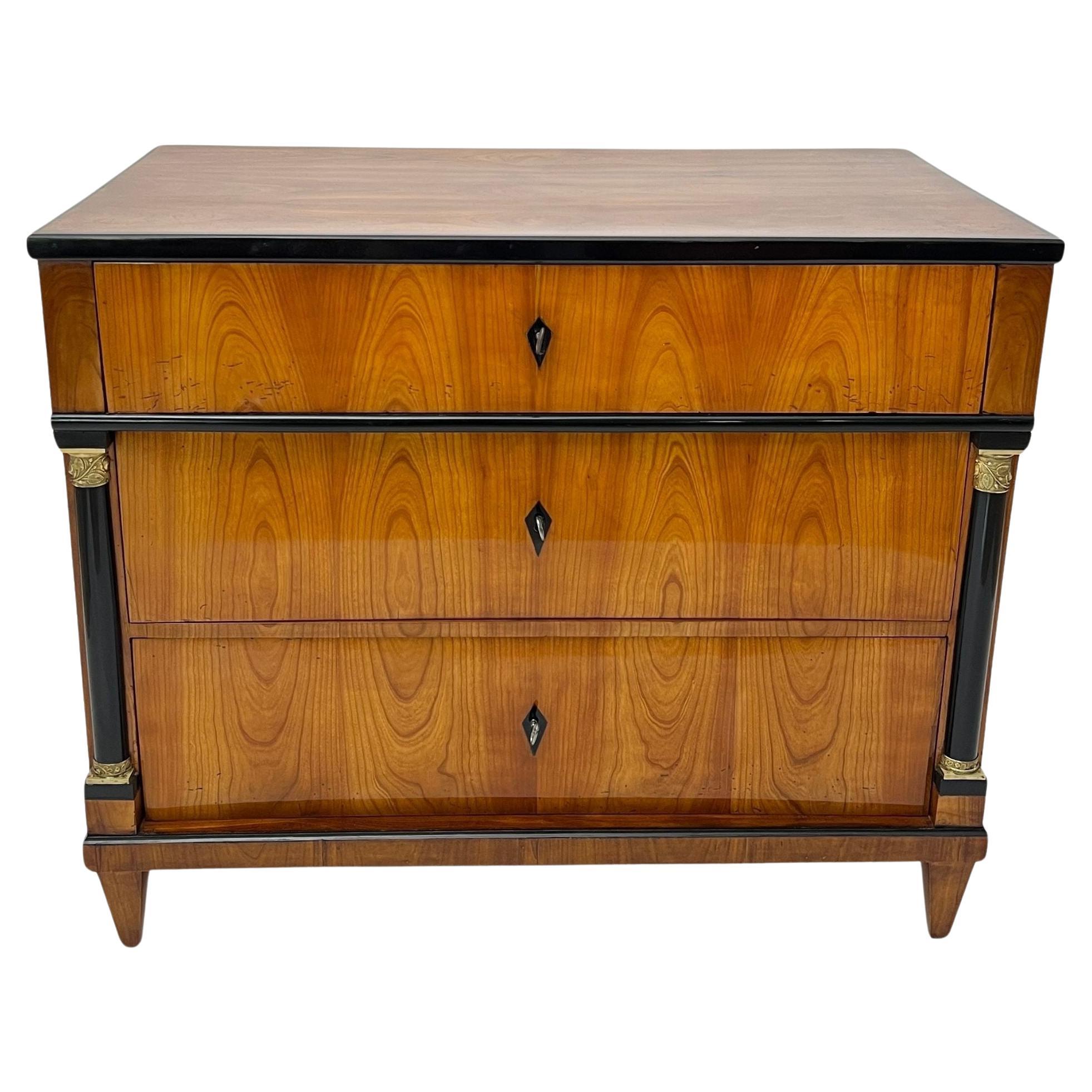 Biedermeier Kommode, Kirsche Furnier, Messing, Süddeutschland um 1820