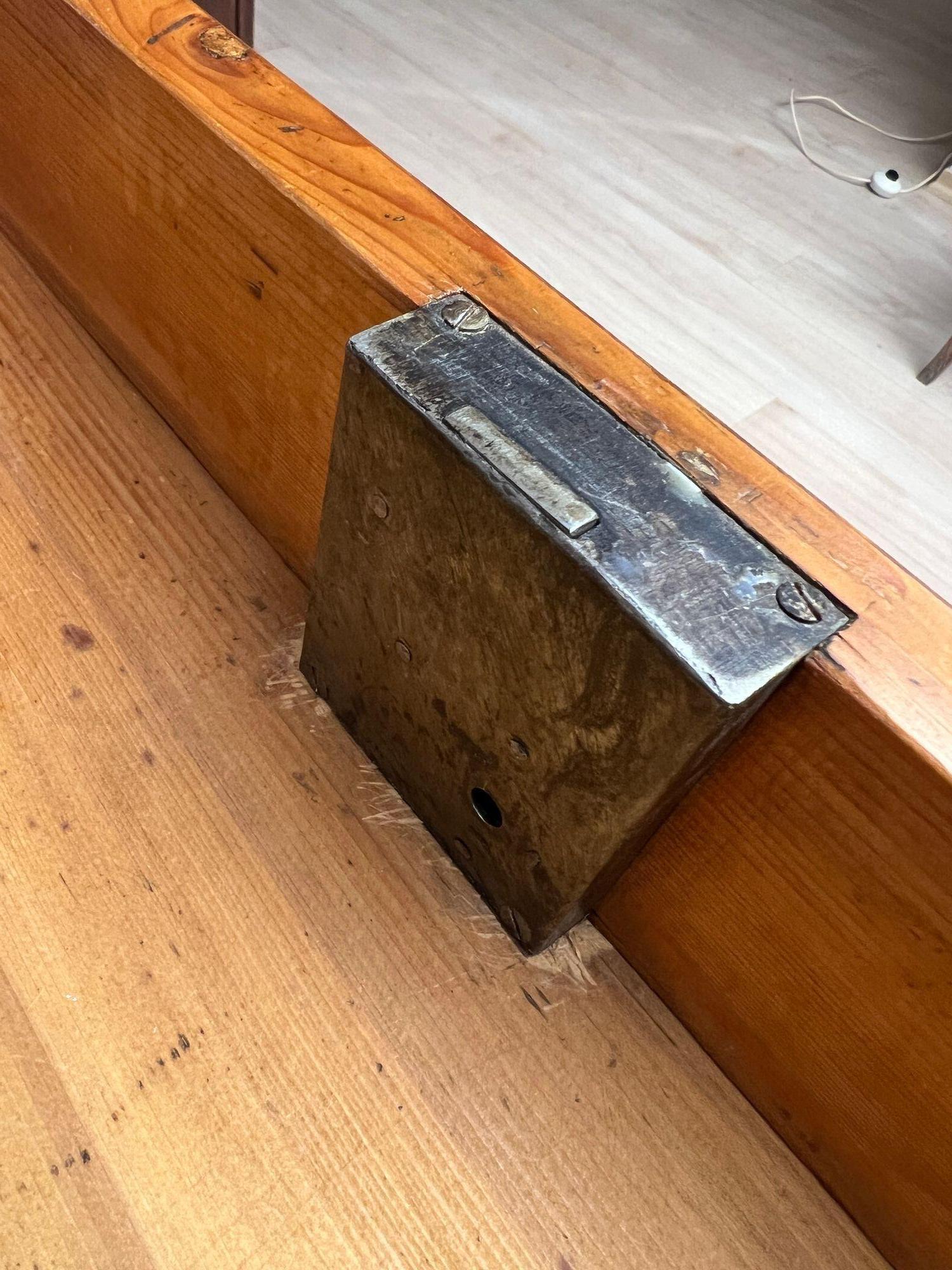 Biedermeier Commode, Cherry Veneer, Ebonized, South Germany, circa 1830 in vendita 8