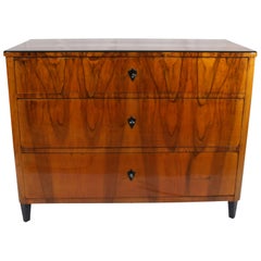Biedermeier Commode / Chest of Drawers, Walnut Veneer, South Germany, circa 1830