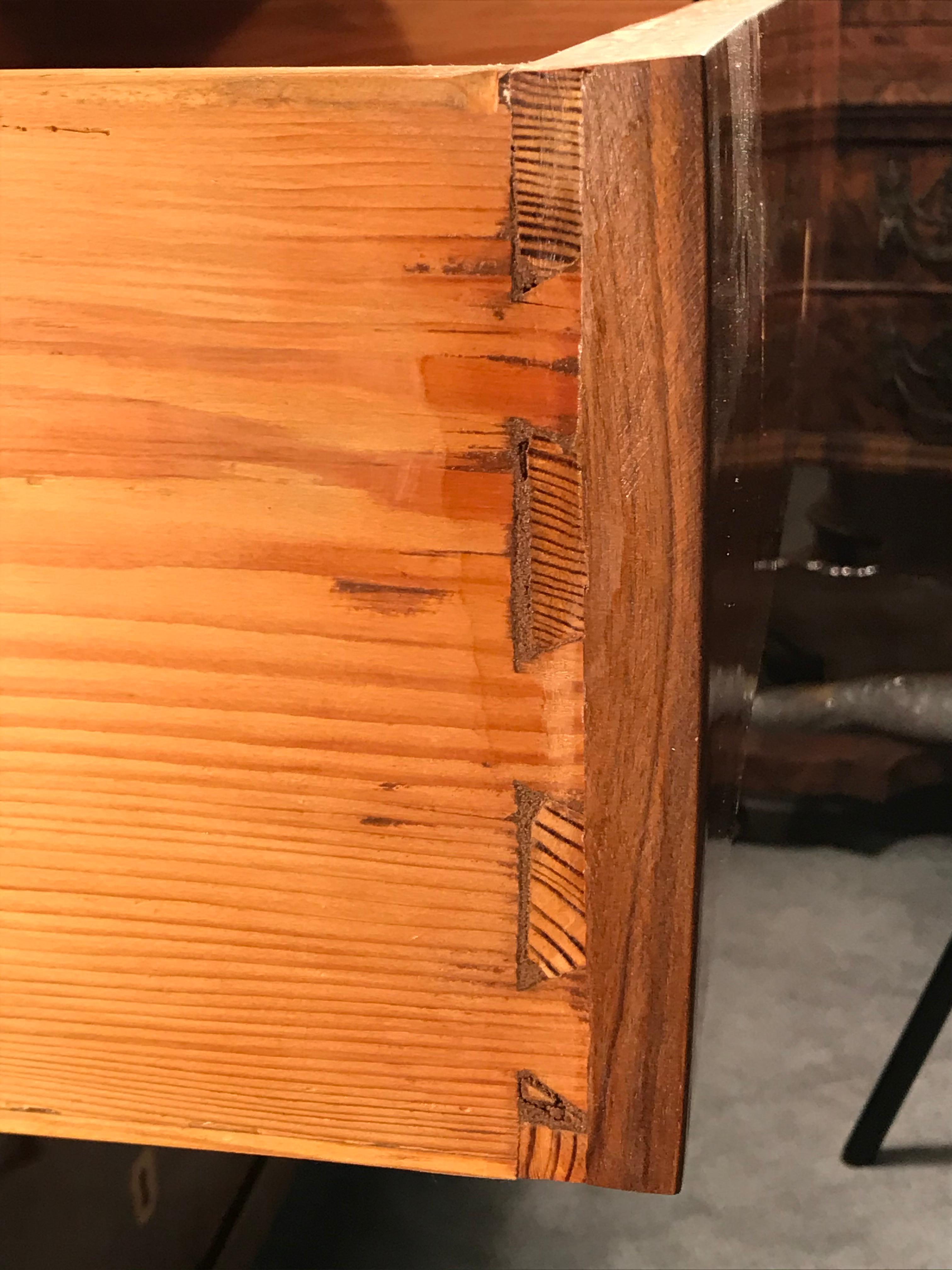 Biedermeier Commode, South German 1820, Walnut Veneer 2