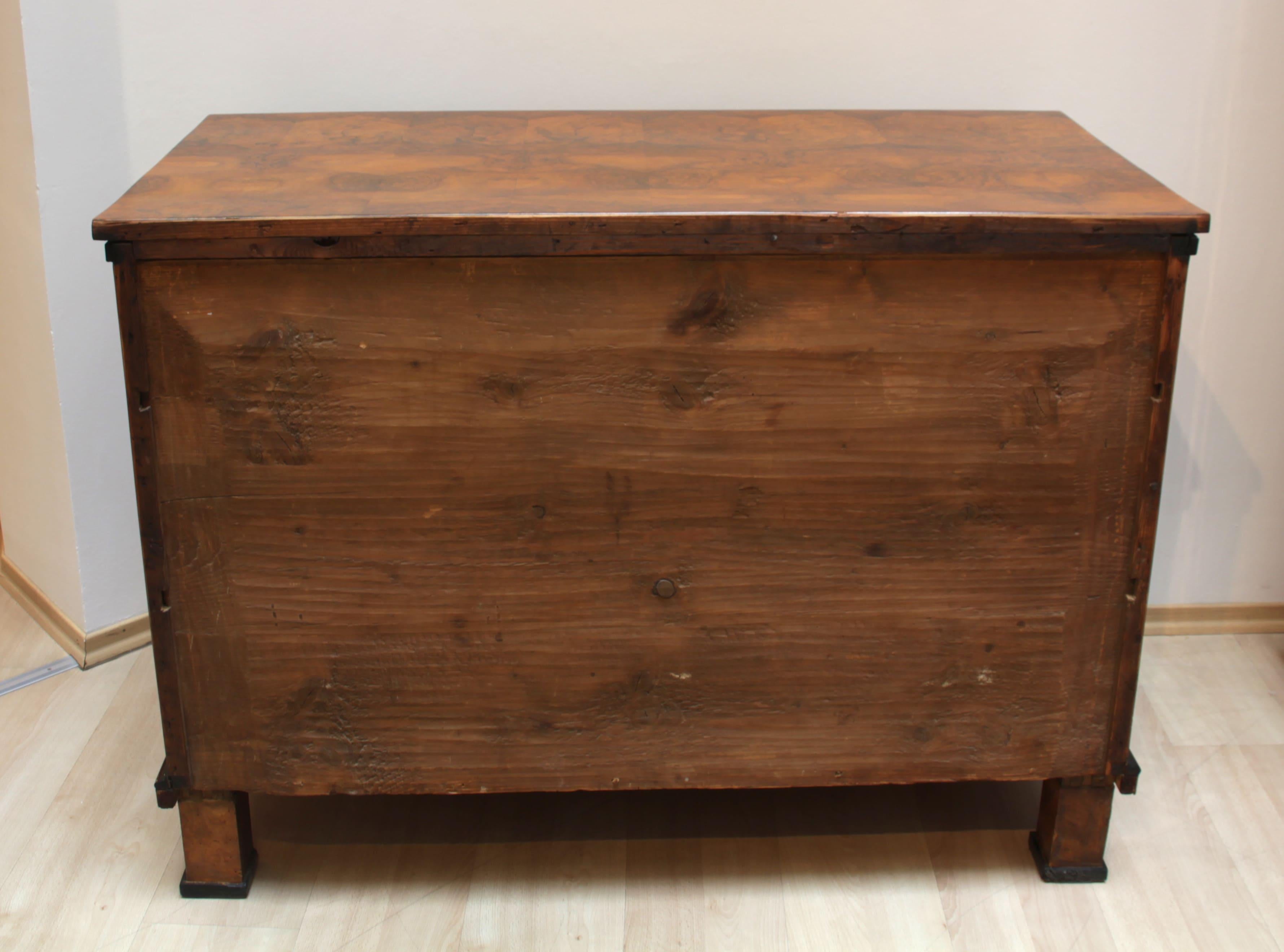 Biedermeier Commode, Walnut, Full-Columns, South Germany, circa 1820 9