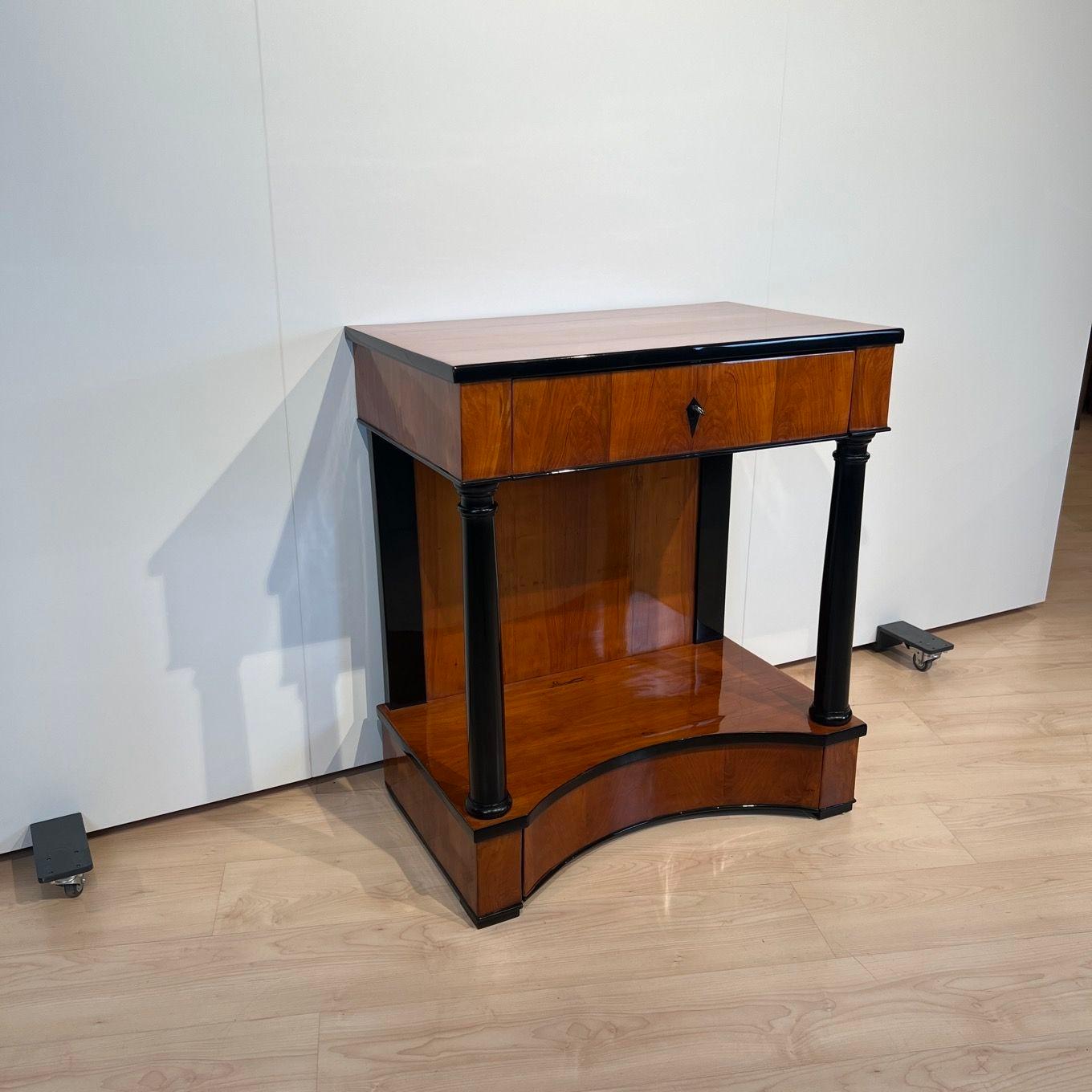 Biedermeier Console Table, Two Drawers, Cherry Veneer, South Germany circa 1820 In Good Condition For Sale In Regensburg, DE