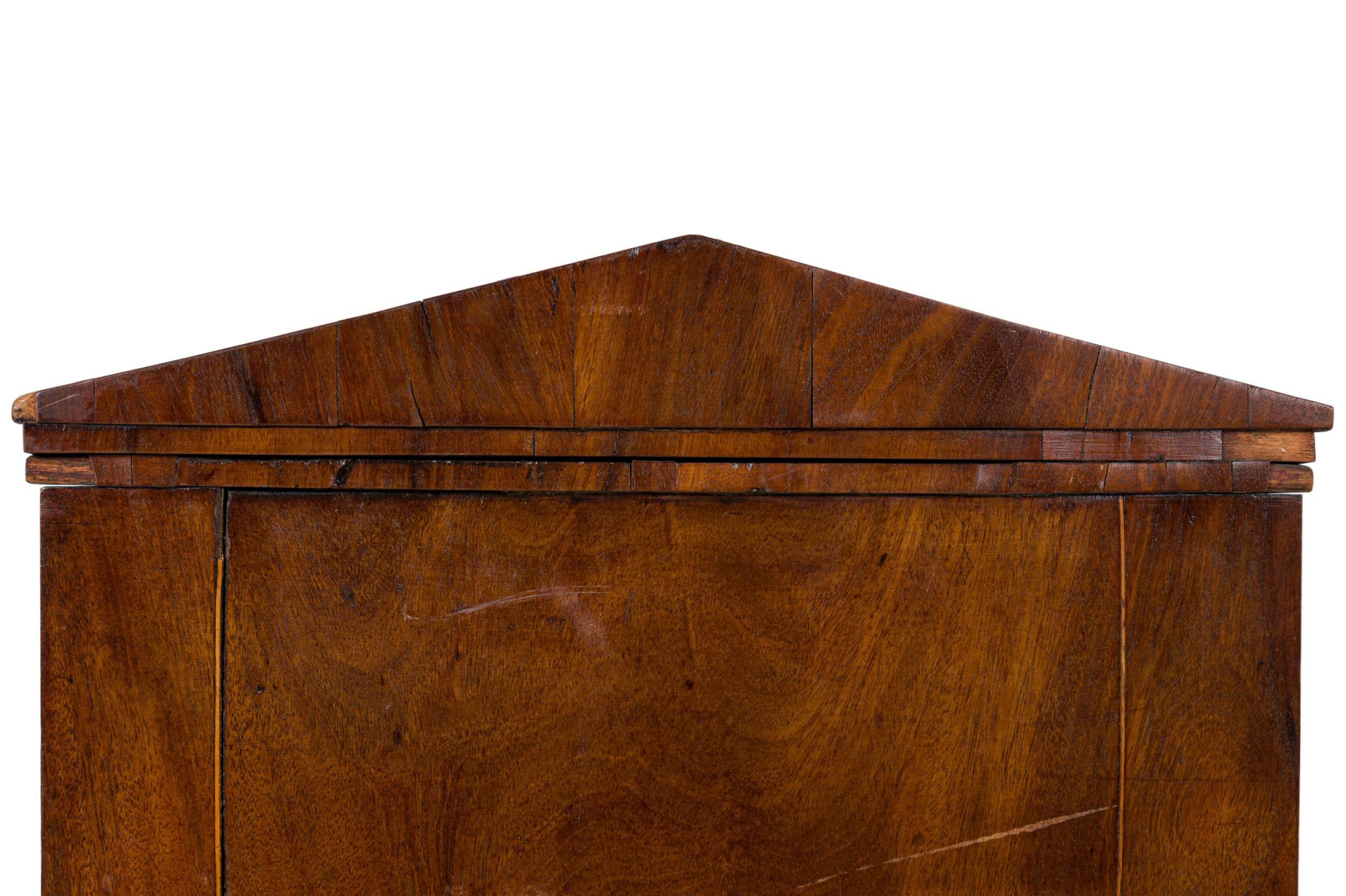 Allemand Miroir mural continental Biedermeier en vente