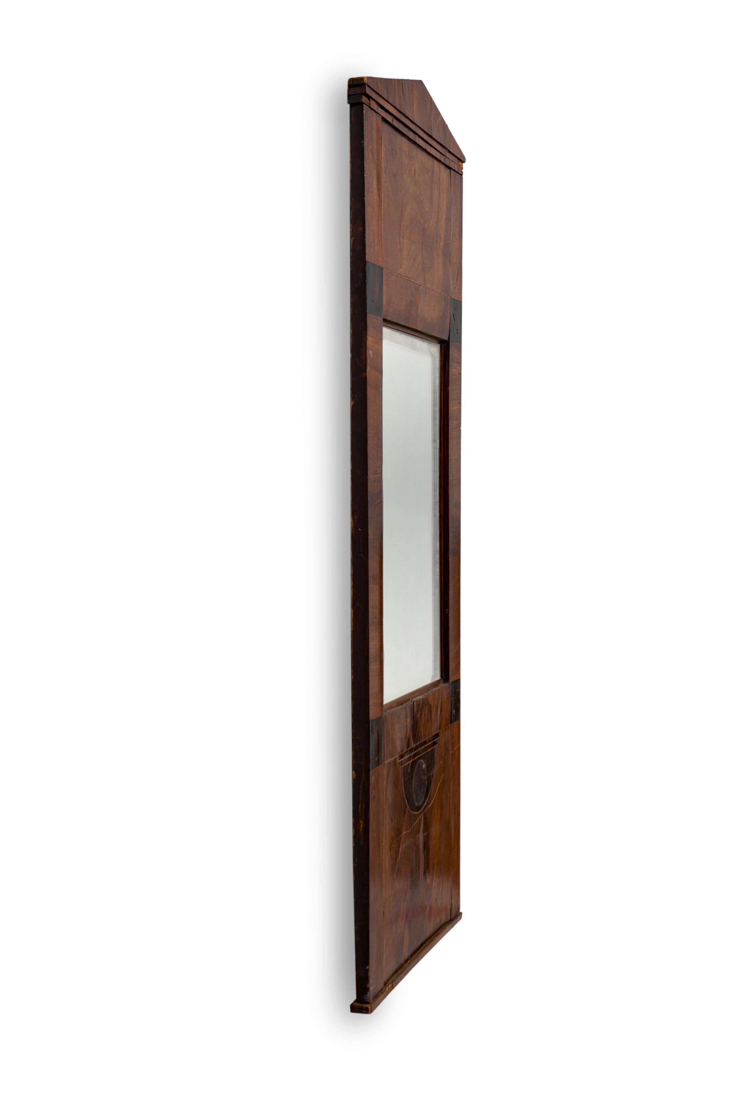 20ième siècle Miroir mural continental Biedermeier en vente
