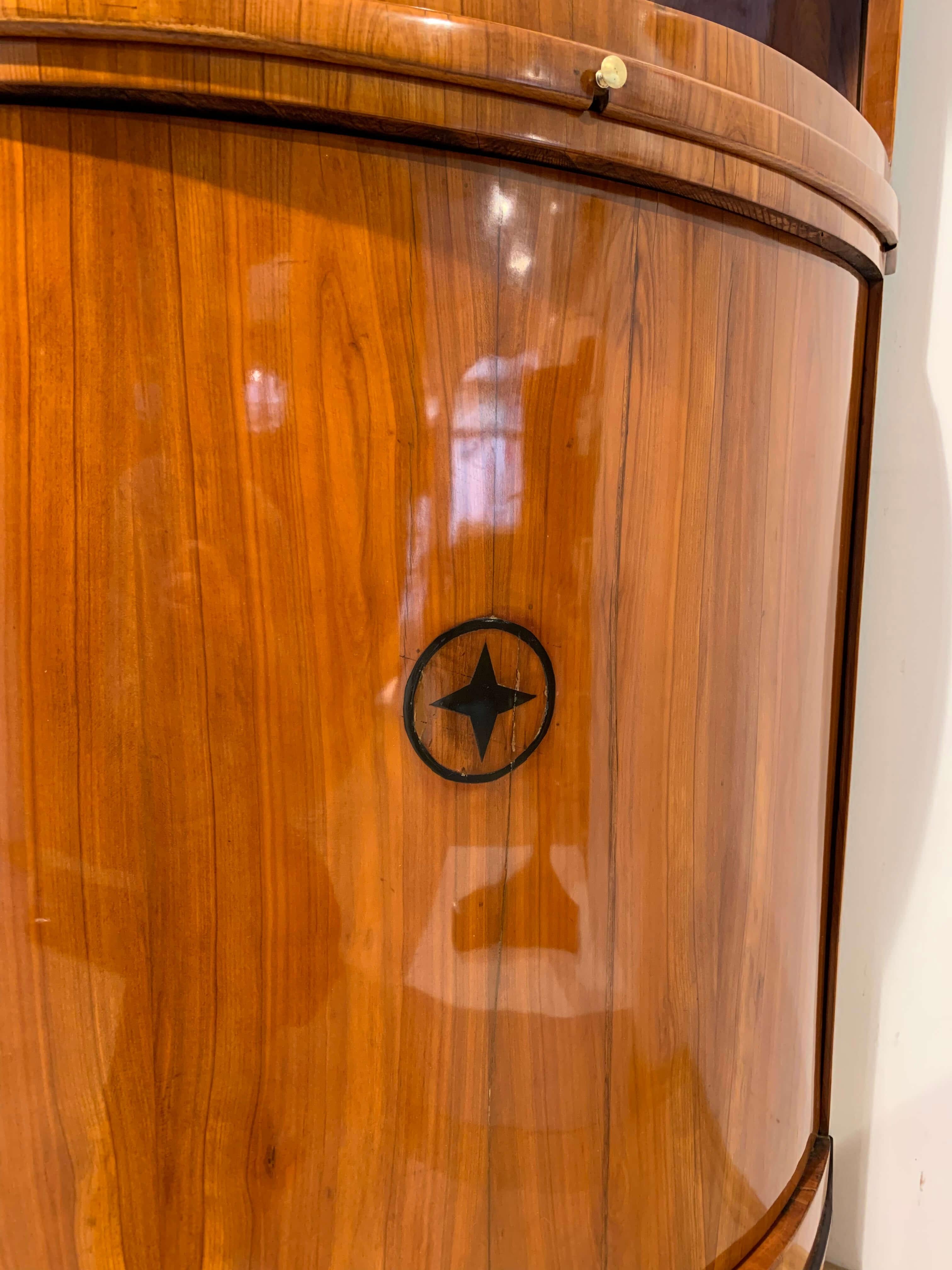 Biedermeier Corner Cabinet, Cherry Veneer, Ebony, South Germany circa 1820 For Sale 1