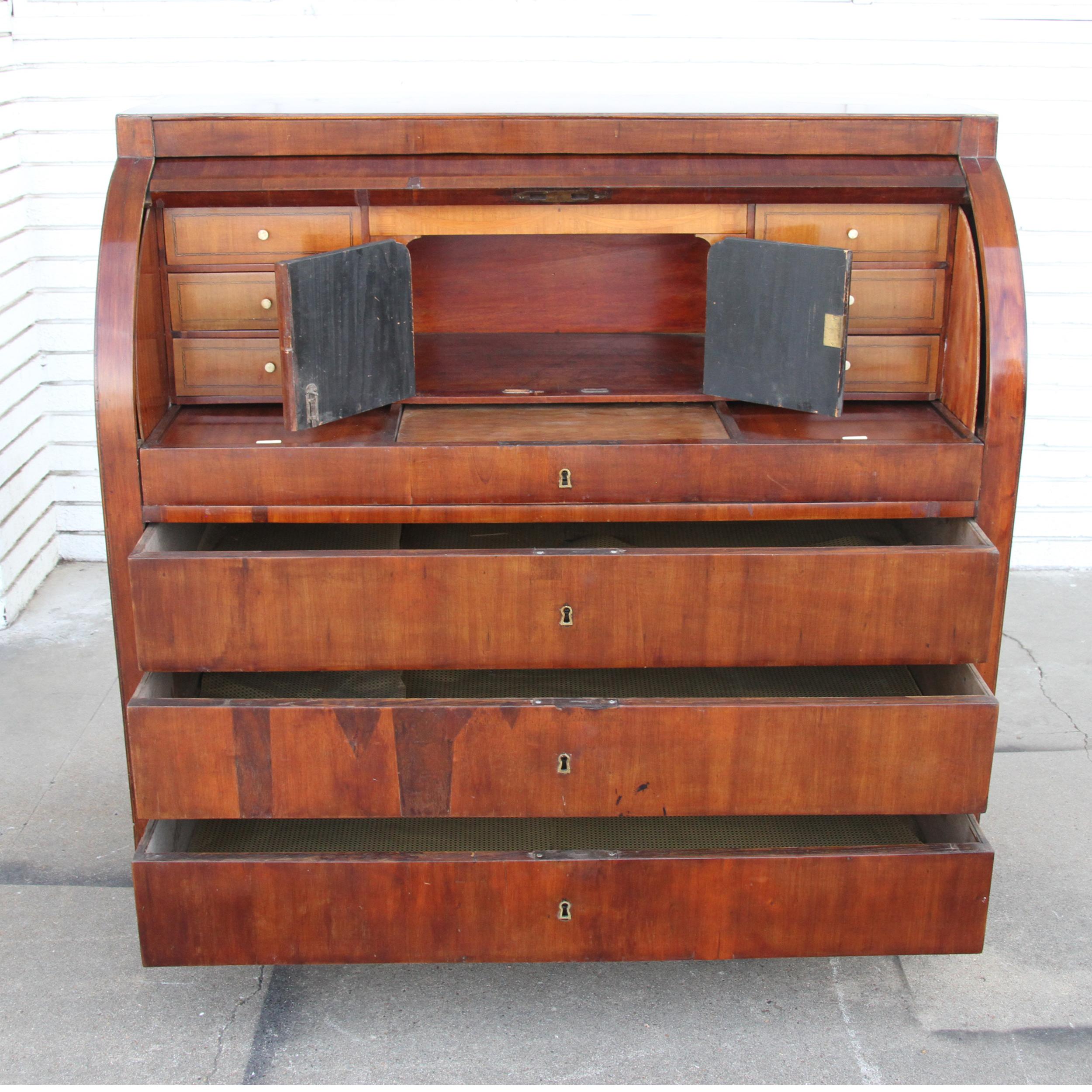 Scrivania Roll Top a cilindro Biedermeier con cassetti in vendita 2