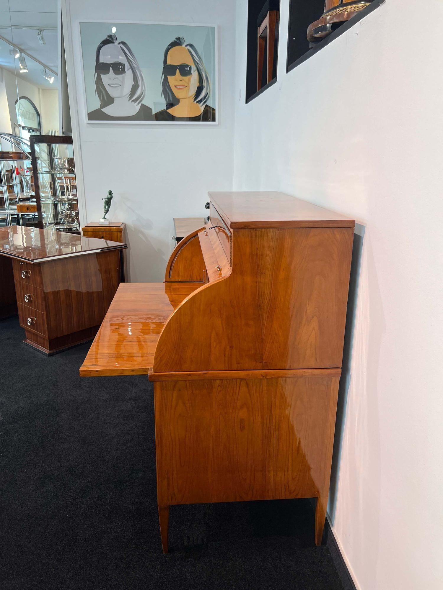 Biedermeier Cylinder Secretaire, Cherry Veneer, South Germany circa 1820 1