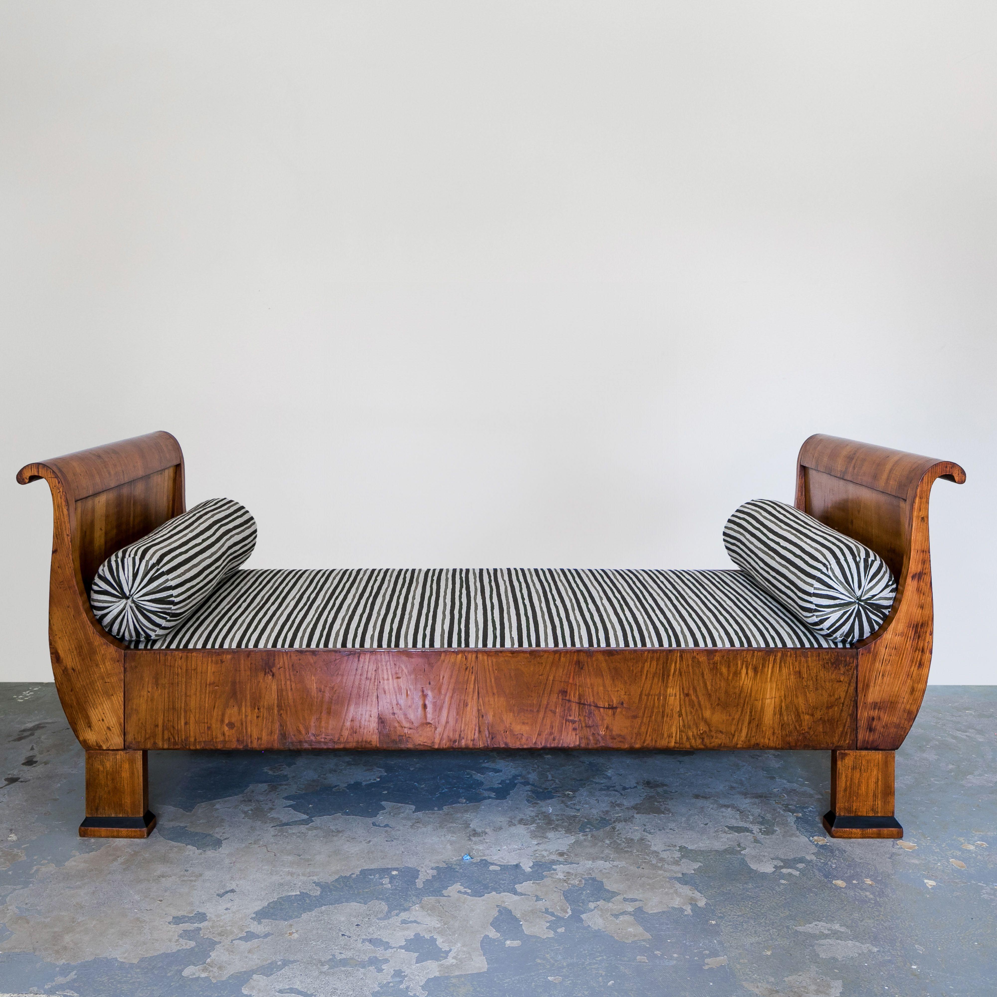 Europeo Letto da giorno Biedermeier in vendita