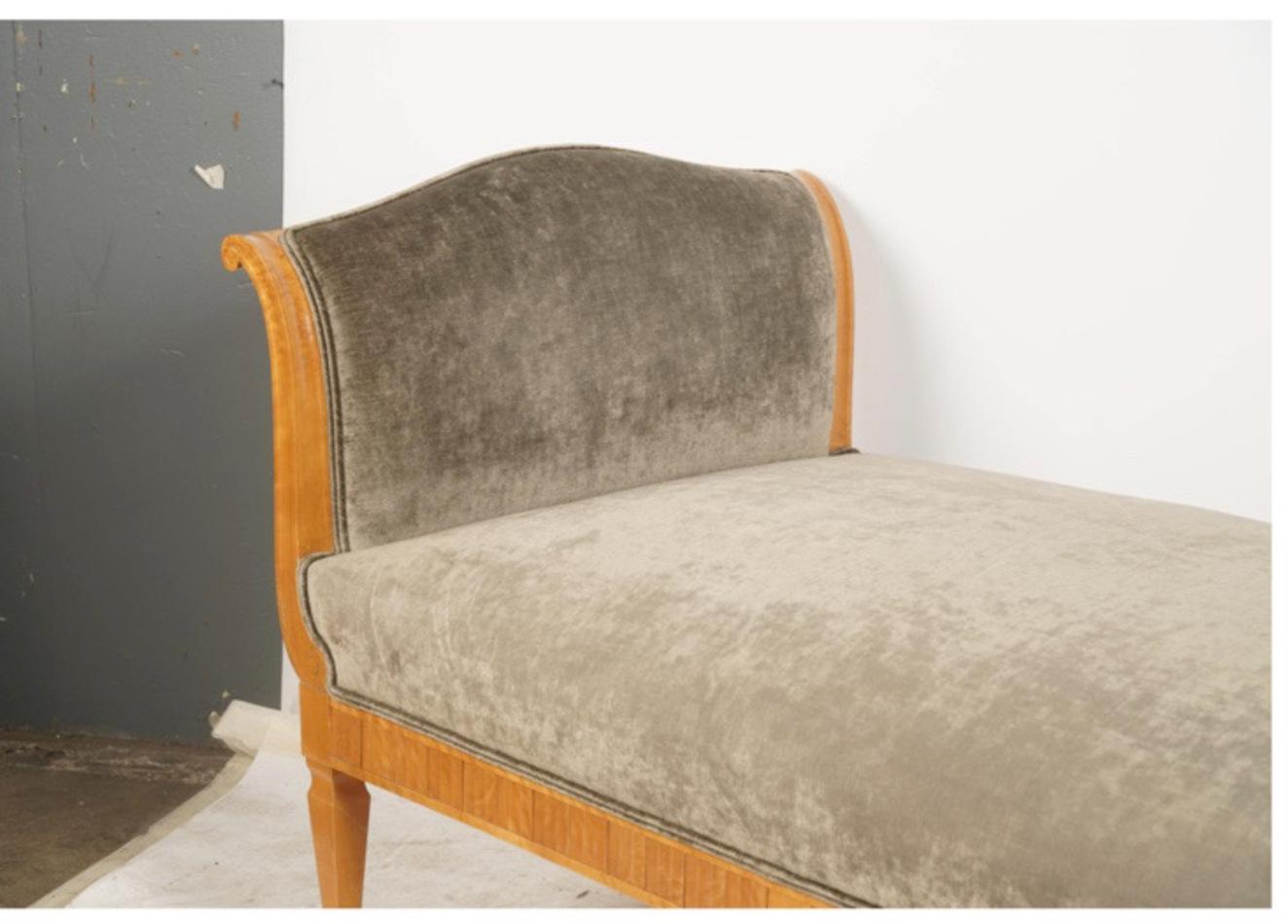 Satinwood 19th c. Biedermeier Daybed or Recamier