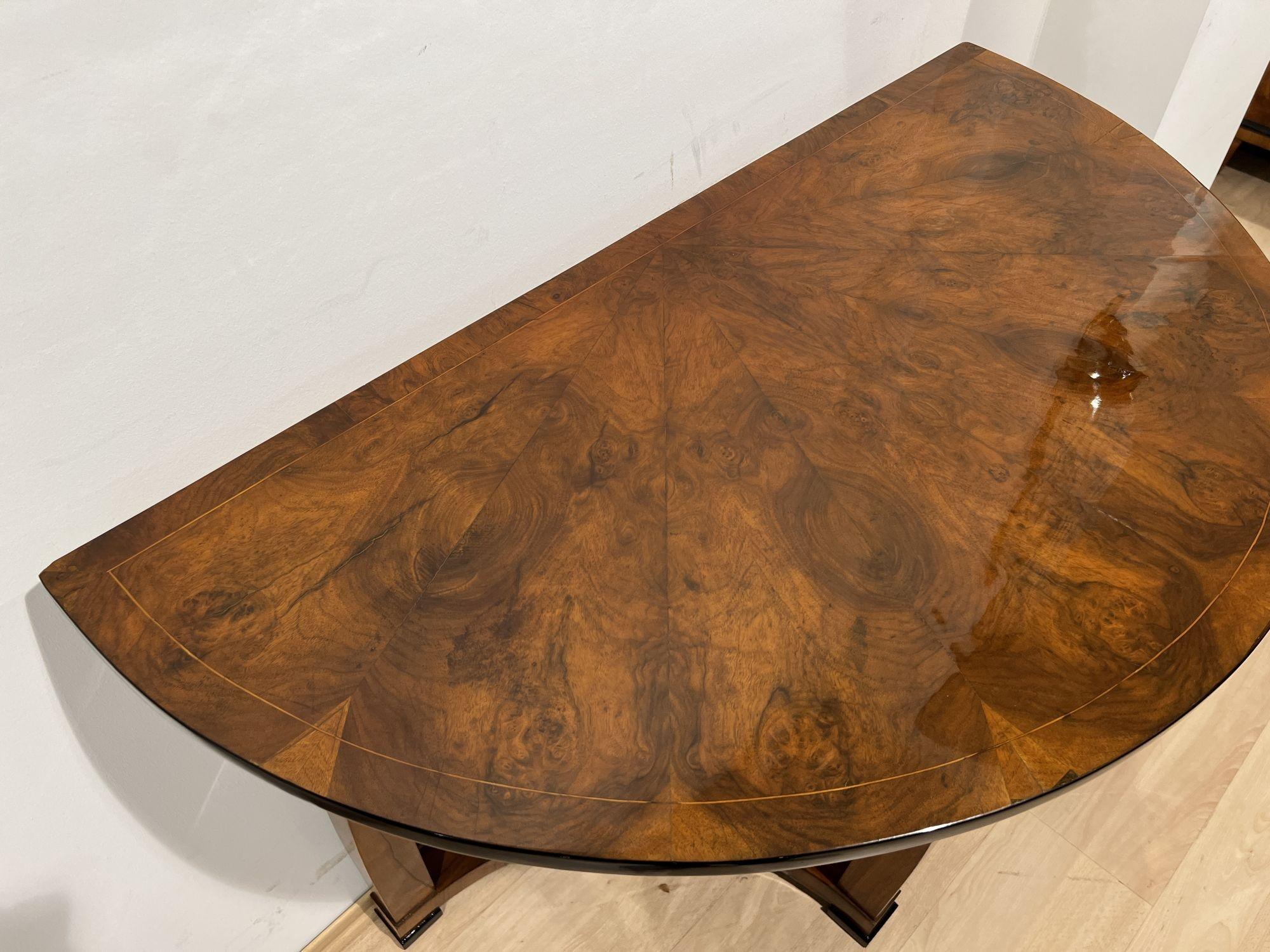 Biedermeier Demi-Lune Console Table, Walnut Veneer, Maple, Austria, circa 1830 For Sale 9