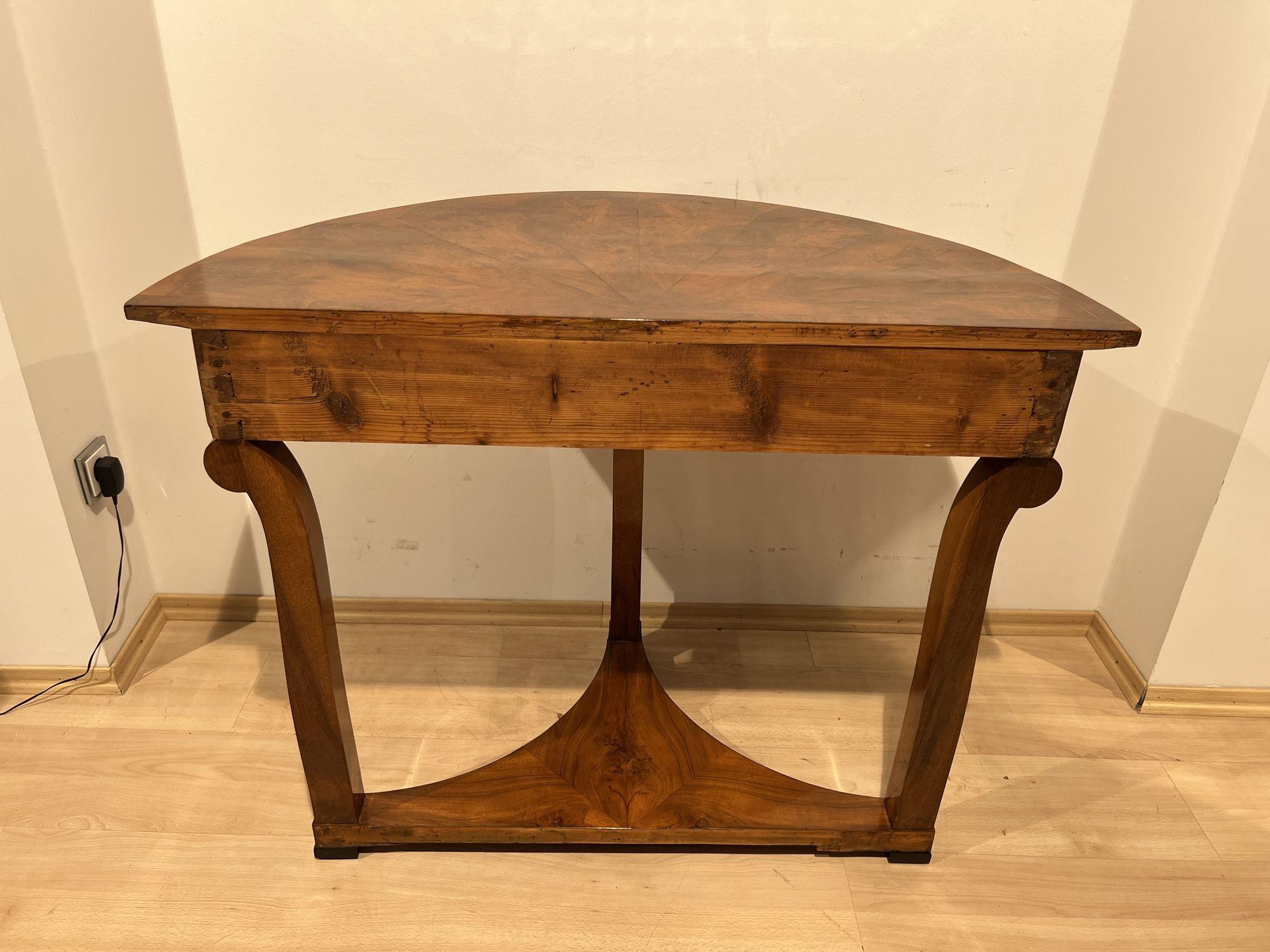 Biedermeier Demi-Lune Console Table, Walnut Veneer, Maple, Austria, circa 1830 For Sale 10