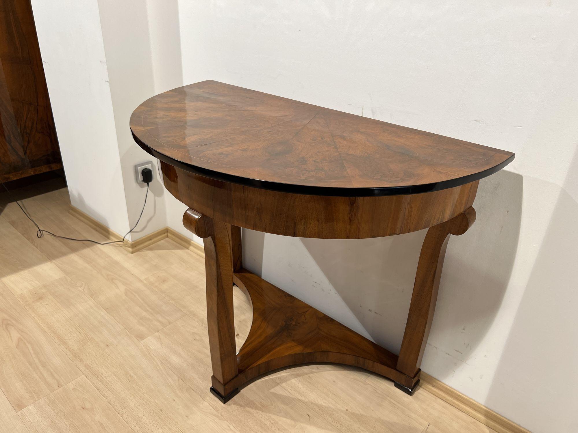Austrian Biedermeier Demi-Lune Console Table, Walnut Veneer, Maple, Austria, circa 1830 For Sale