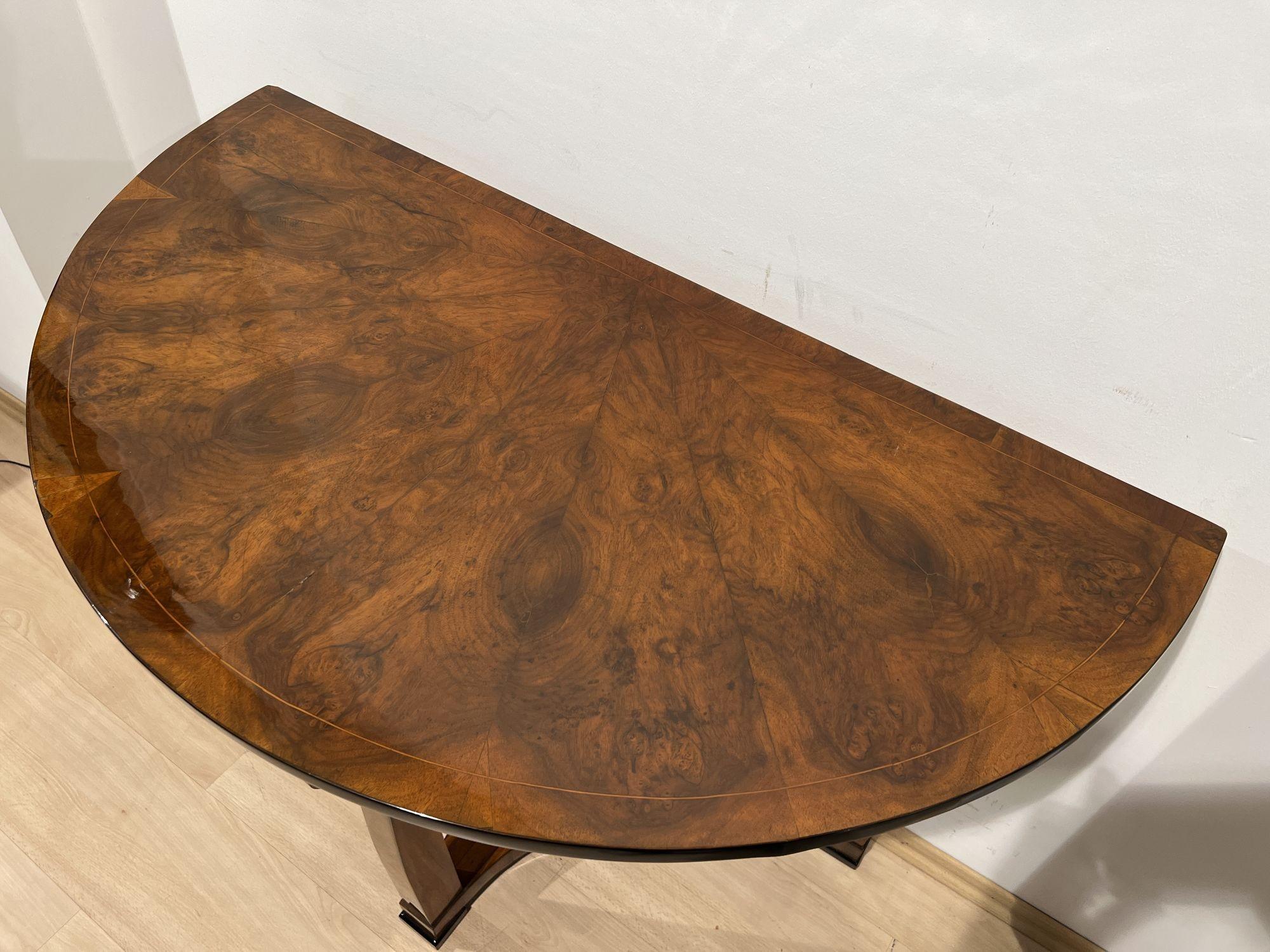Mid-19th Century Biedermeier Demi-Lune Console Table, Walnut Veneer, Maple, Austria, circa 1830 For Sale