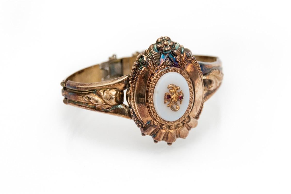 Biedermeier demi-parure: bracelet, brooch, earrings in original case, circa 1850 For Sale 4