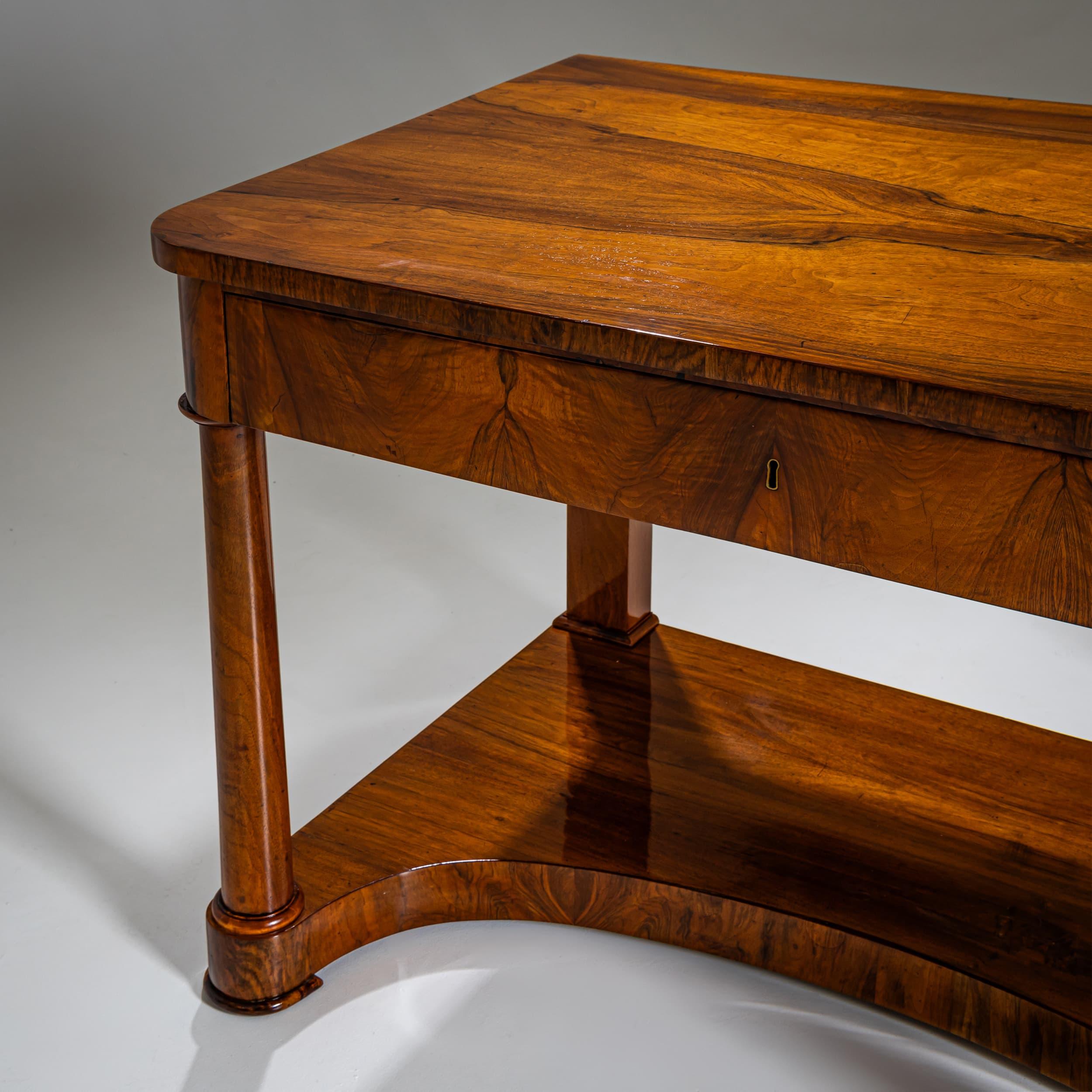 Biedermeier-Schreibtisch, um 1820 im Zustand „Gut“ im Angebot in Greding, DE