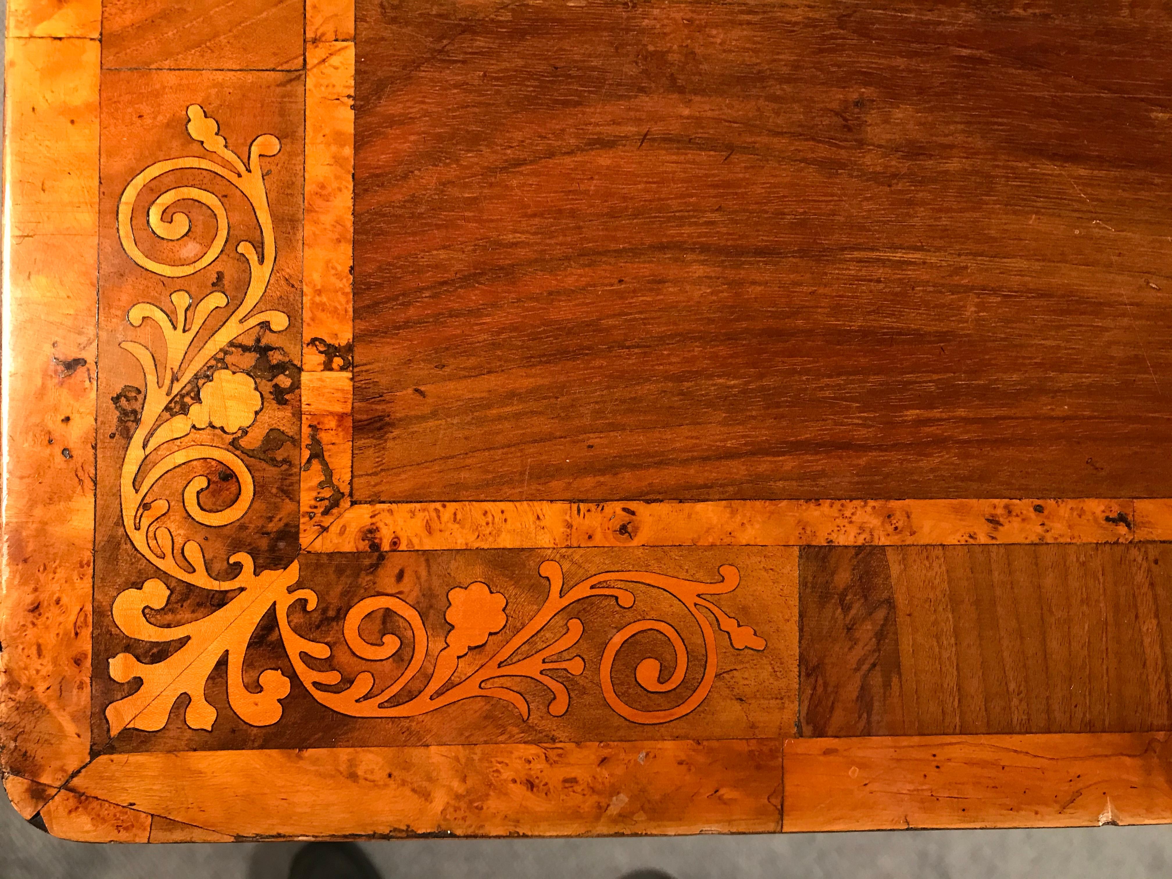 Early 19th Century Biedermeier Desk, Walnut Veneer, Vienna, 1820-1830