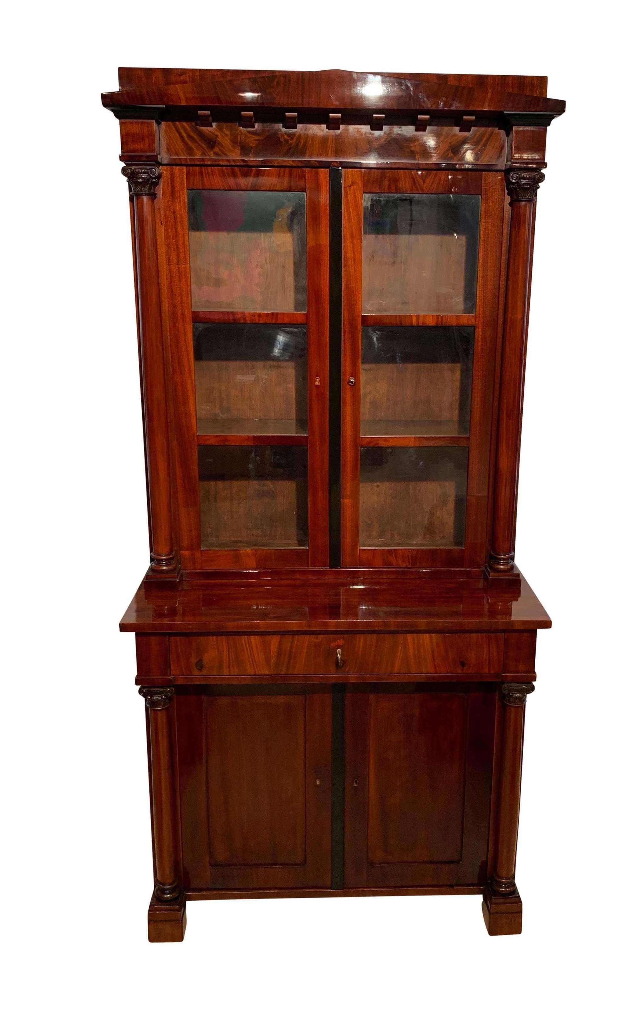 Elegant, high and narrow, restored neoclassical Biedermeier Top Display Case / cabinet / vitrine, mid-late 19th century.

Mahogany (Pyramid- and Cuba) veneered on oak, stained and hand-polished with shellac in the restoration.
Brass Escutcheon.
