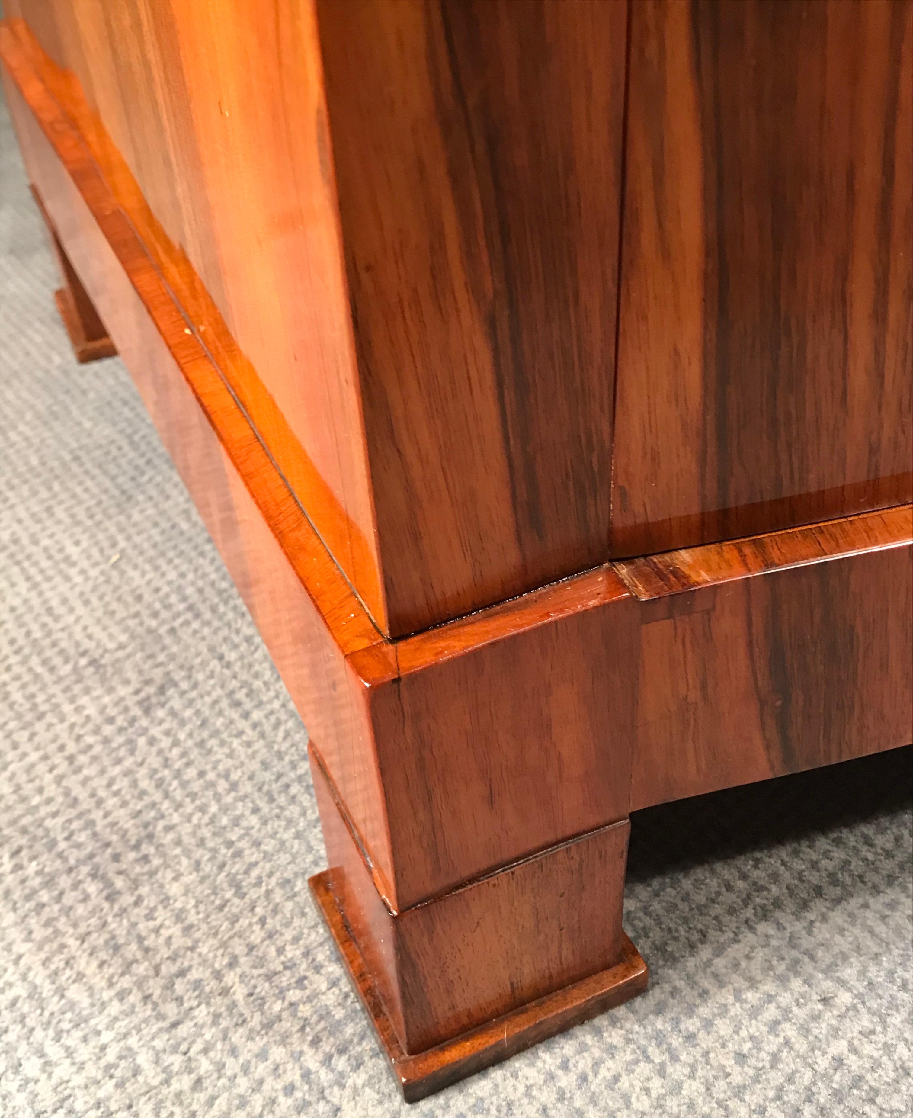 Biedermeier Dresser, Germany 1810-1820, Walnut 1