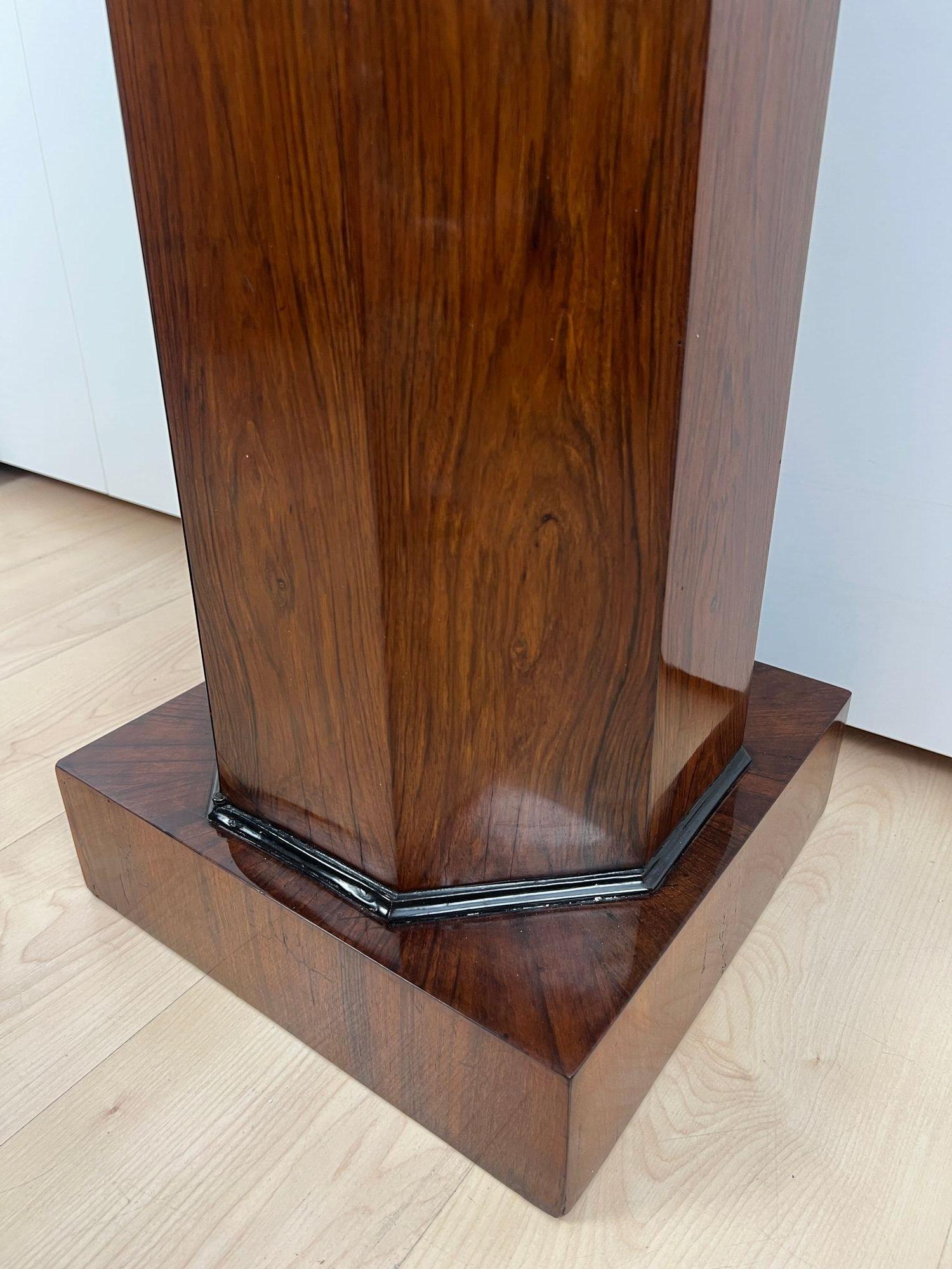Cabinet à tambour Biedermeier, placage de noyer, marbre, France vers 1830 en vente 8