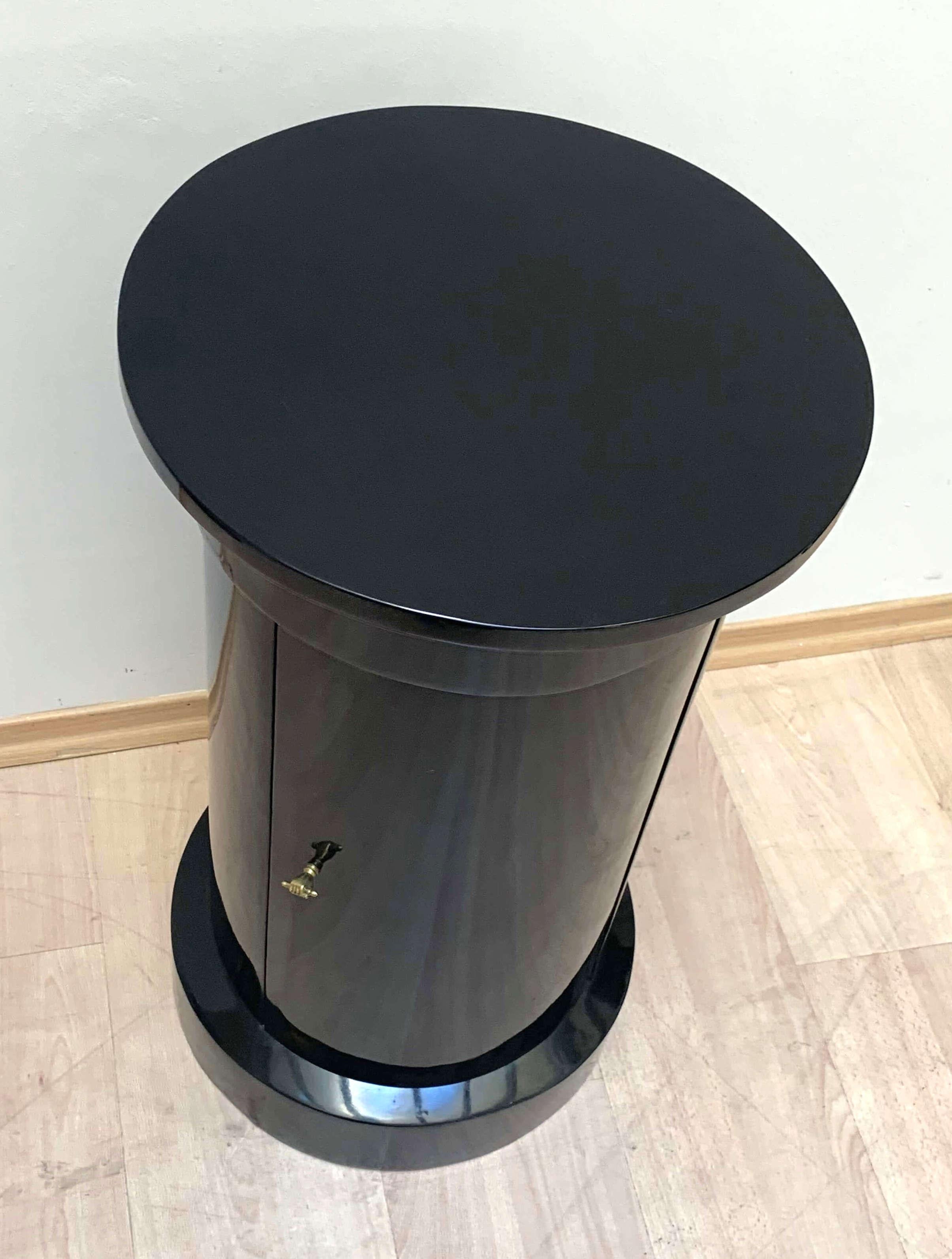 Neoclassical Drumtable, Black Polished Wood, Brass, Vienna, circa 1830 1