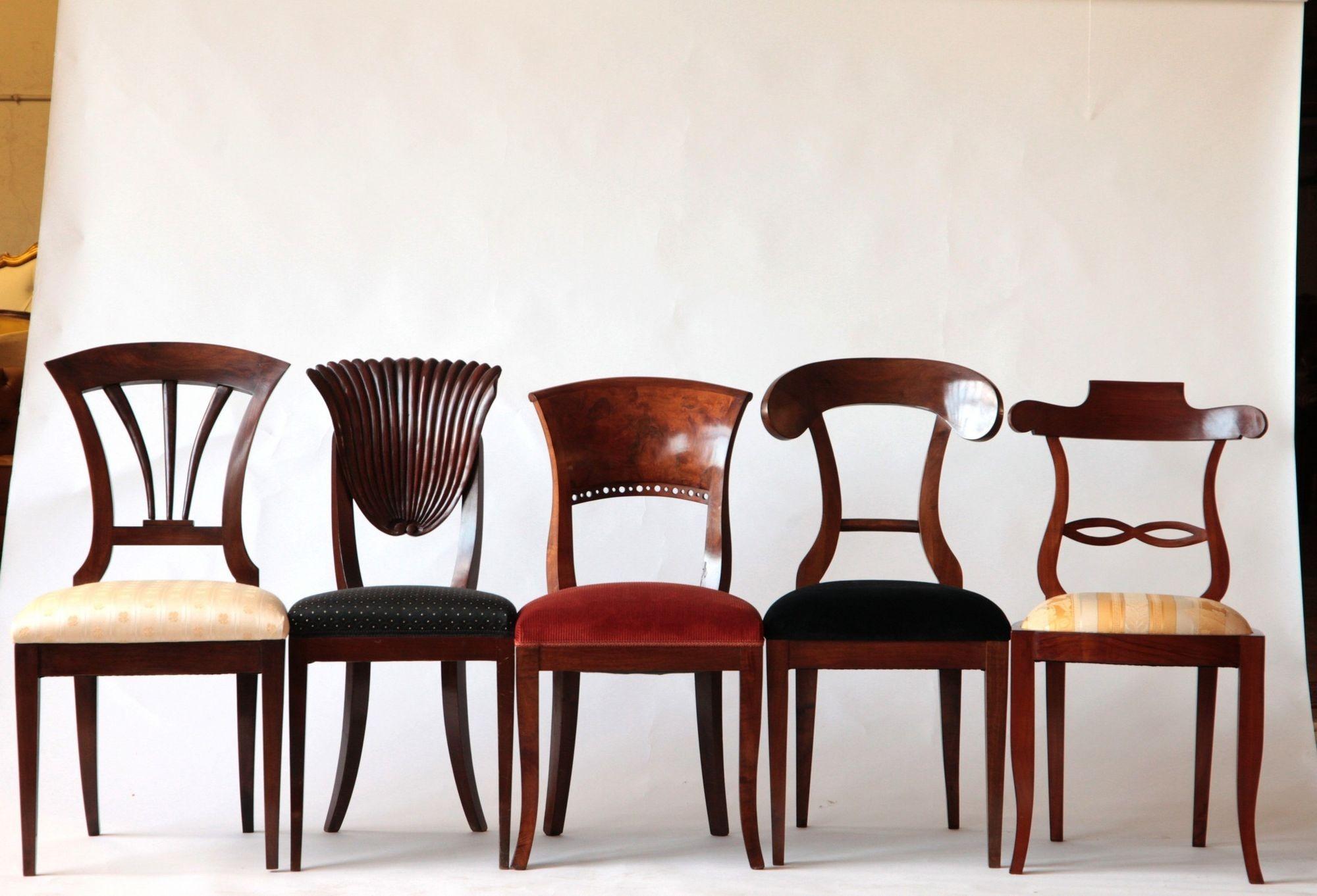 I'm proposing a Biedermeier set. Made of ten different style of chairs.
After the success of the first sets I was able to select another set from the collection that is probably the widest mid-19th century chair collection.
An profusion of cherry,