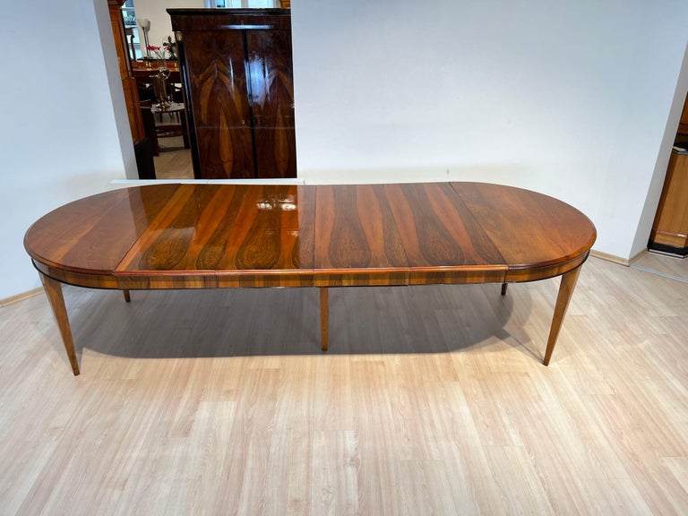 Biedermeier Expandable Dining Table, Walnut Wood, Southwest Germany circa  1830 For Sale at 1stDibs