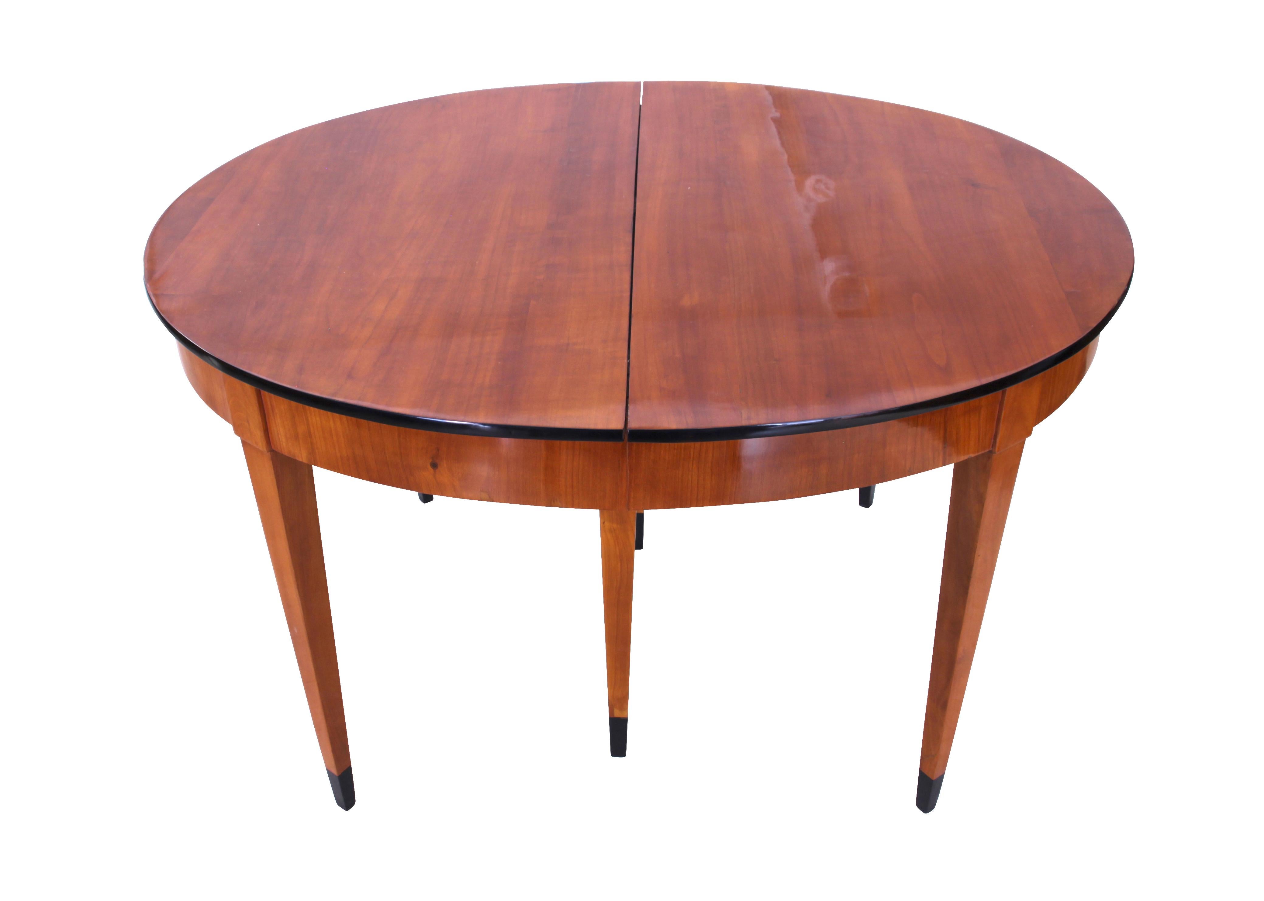 Ebonized Biedermeier Expandable Table, Cherry Veneer, Southwest Germany/France circa 1820