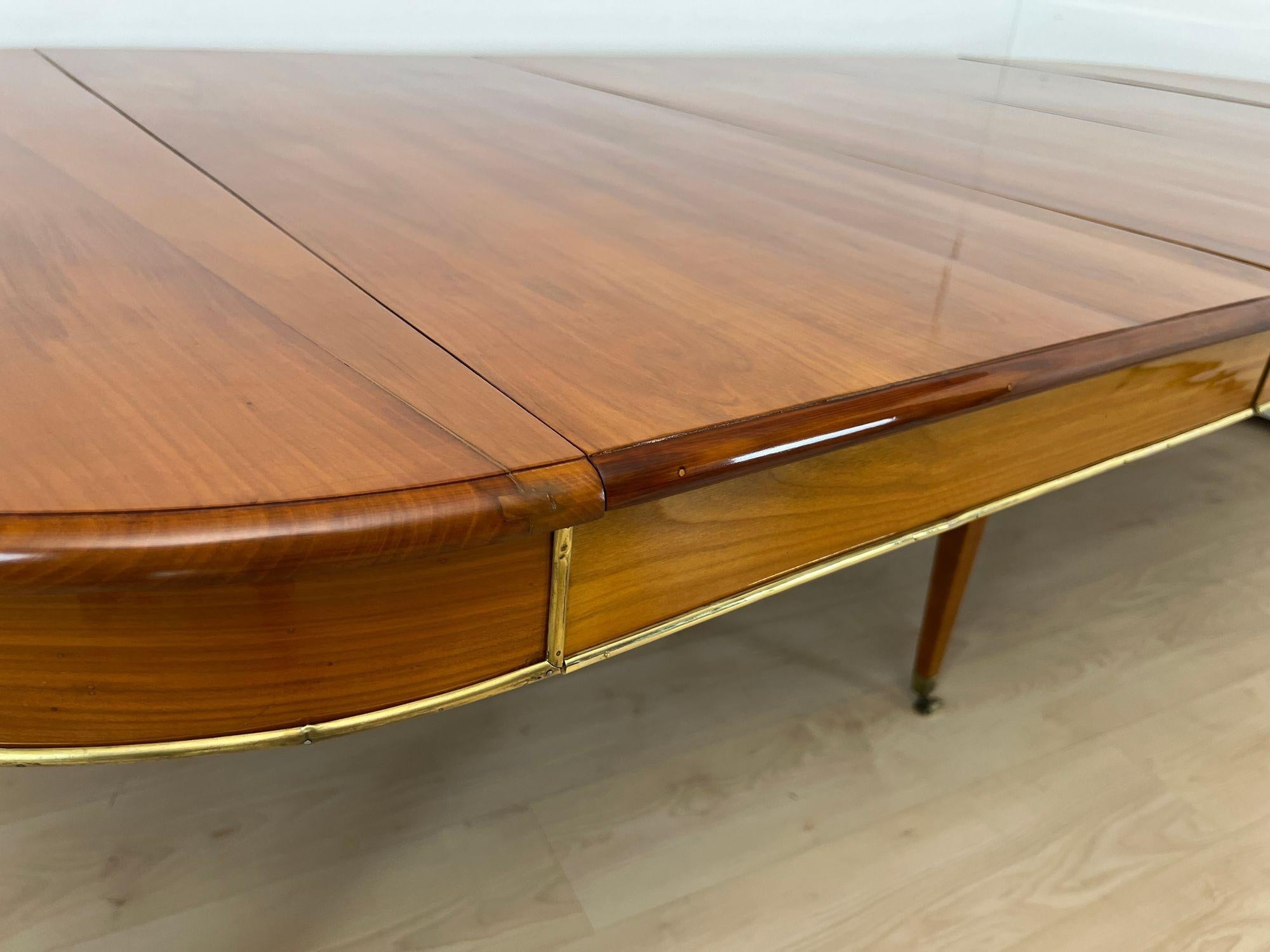 Biedermeier Extendable Table, Cherrywood, Brass, Southwest Germany circa 1820 For Sale 12