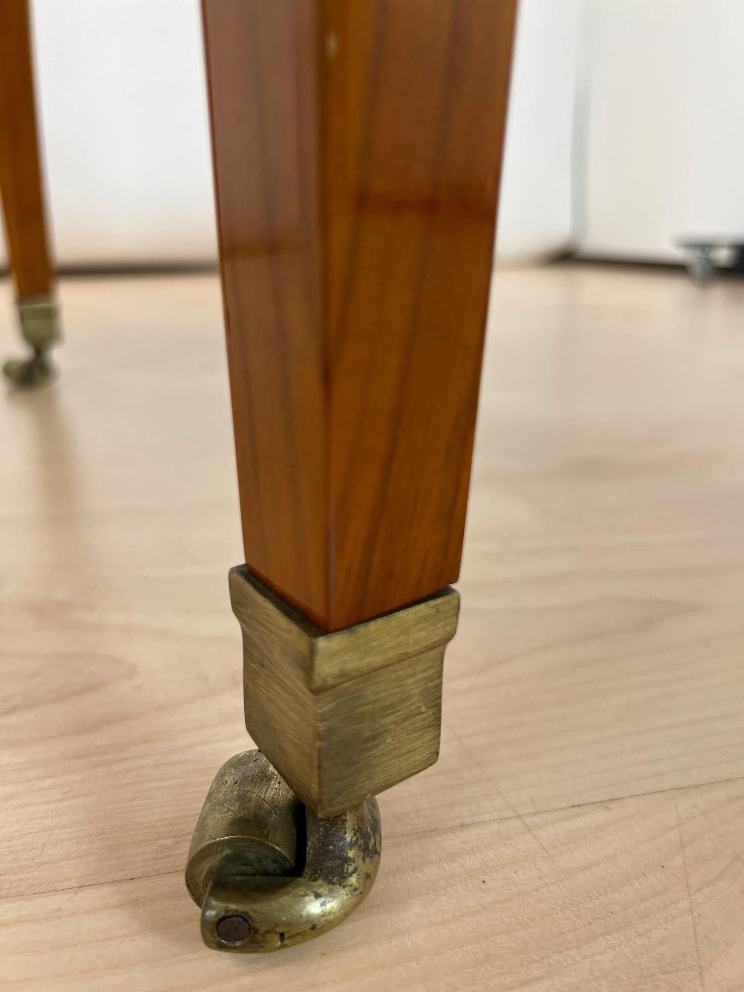 Biedermeier Extendable Table, Cherrywood, Brass, Southwest Germany circa 1820 For Sale 13