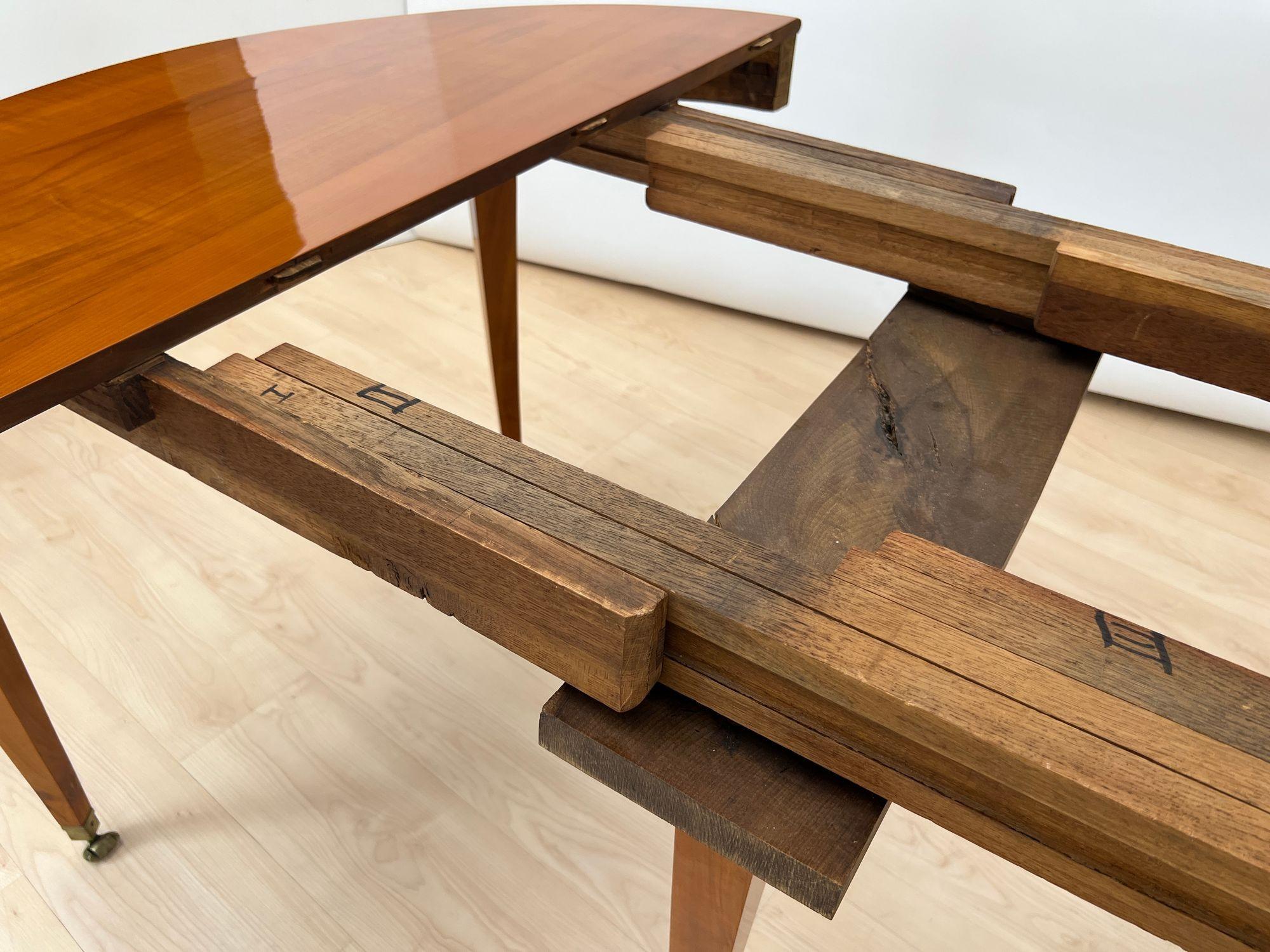 Biedermeier Extendable Table, Cherrywood, Brass, Southwest Germany circa 1820 For Sale 14