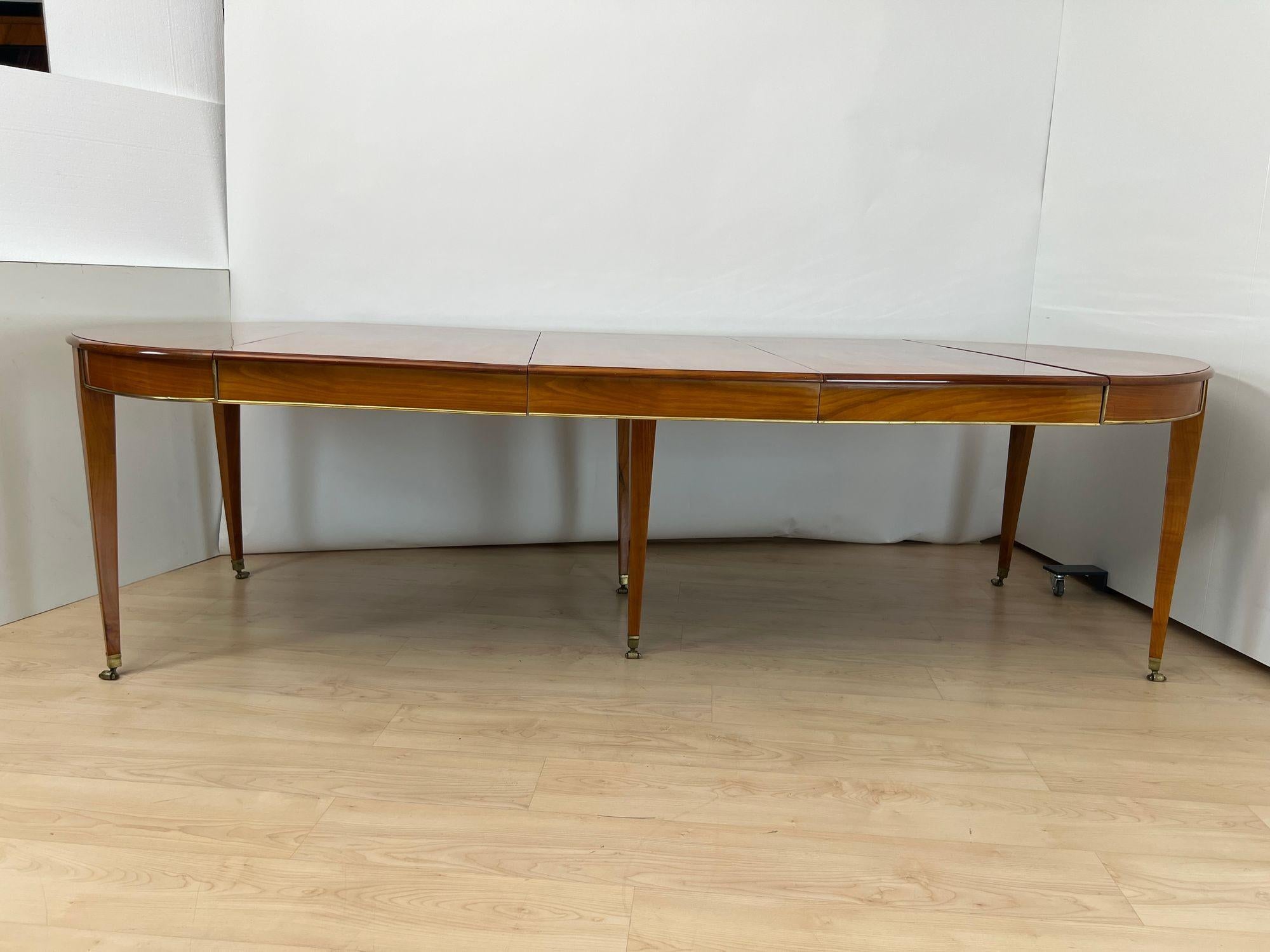 Biedermeier Extendable Table, Cherrywood, Brass, Southwest Germany circa 1820 For Sale 3