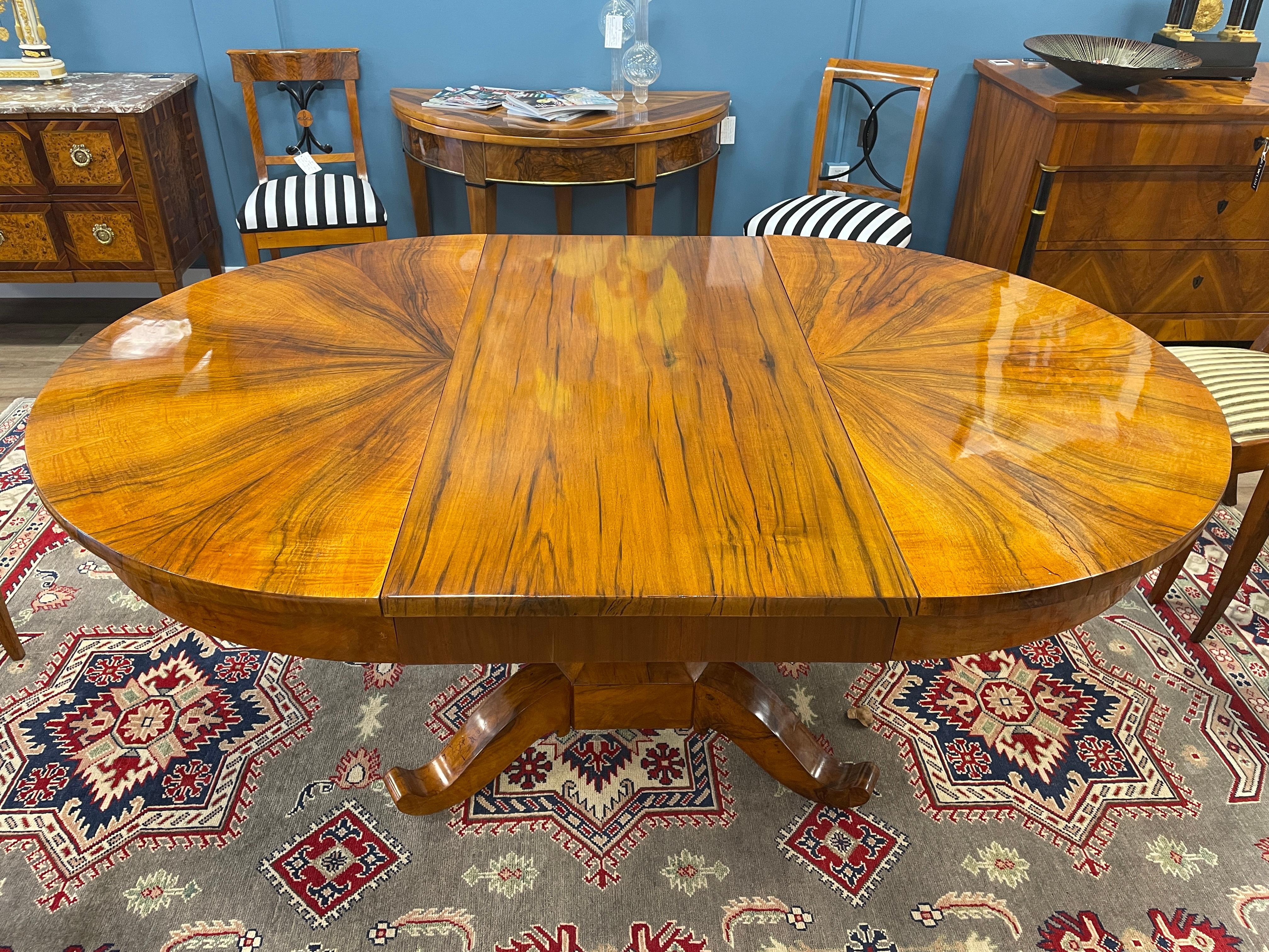 Biedermeier Extendable Table, South German 1820 For Sale 1