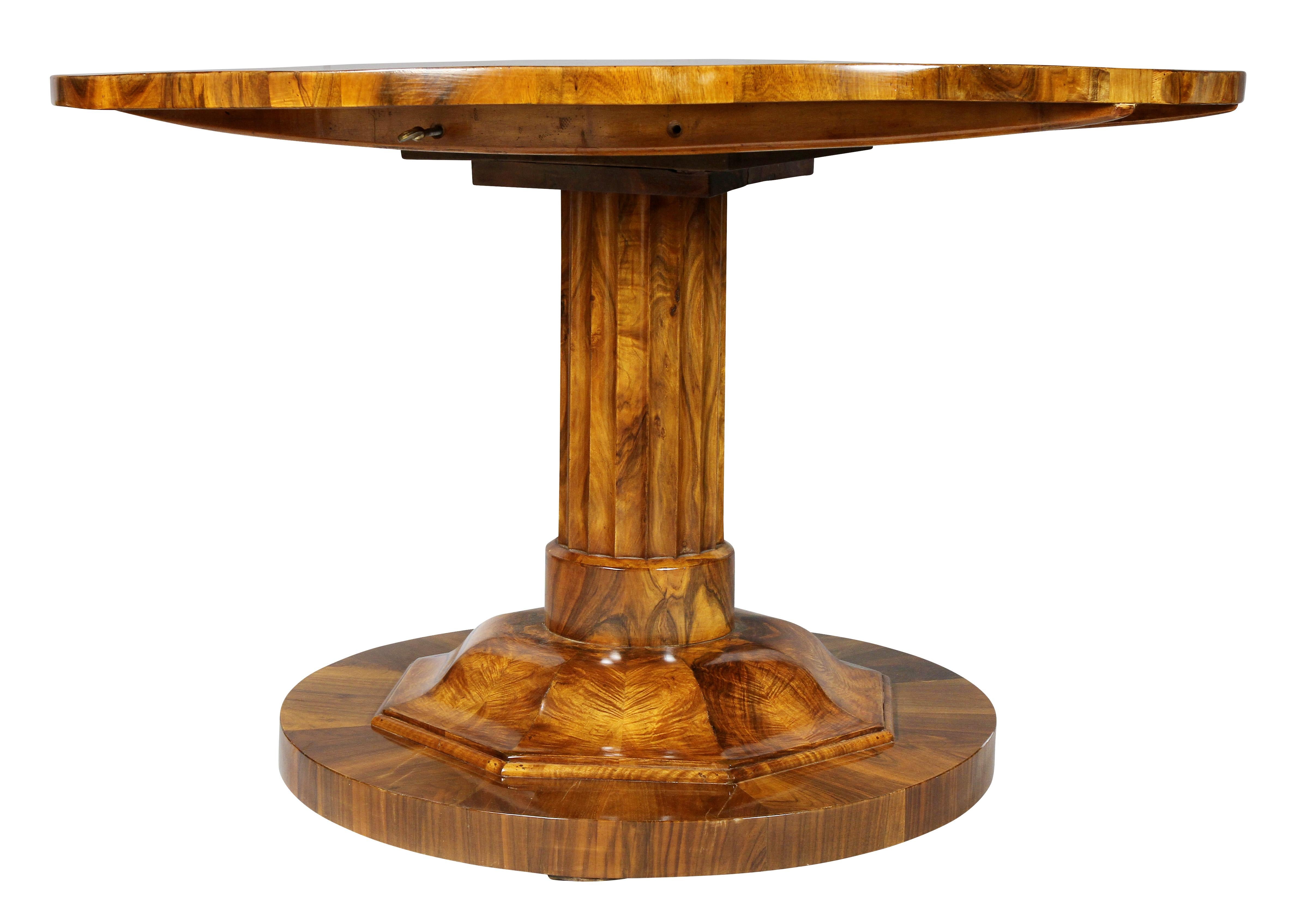 Early 19th Century Biedermeier Figured Walnut Center Table
