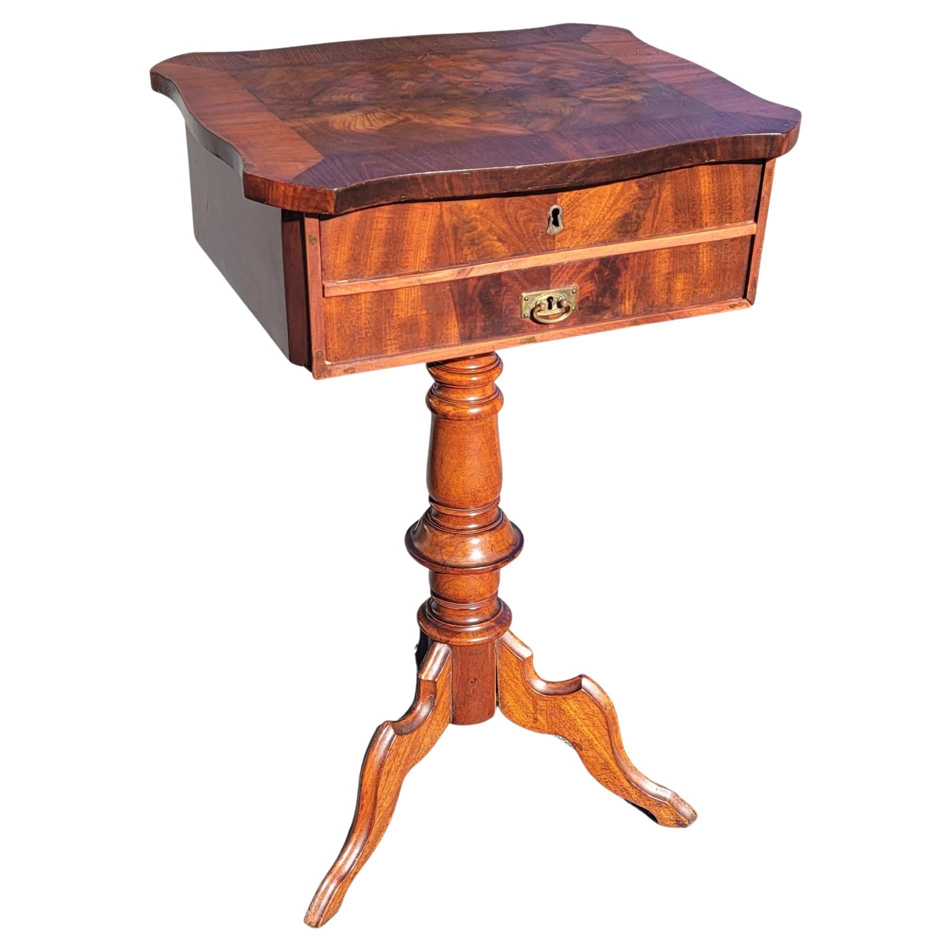 Biedermeier Flame Mahogany Pedestal 2-Drawer Side Table / Sewing Table, C. 1840 For Sale 4