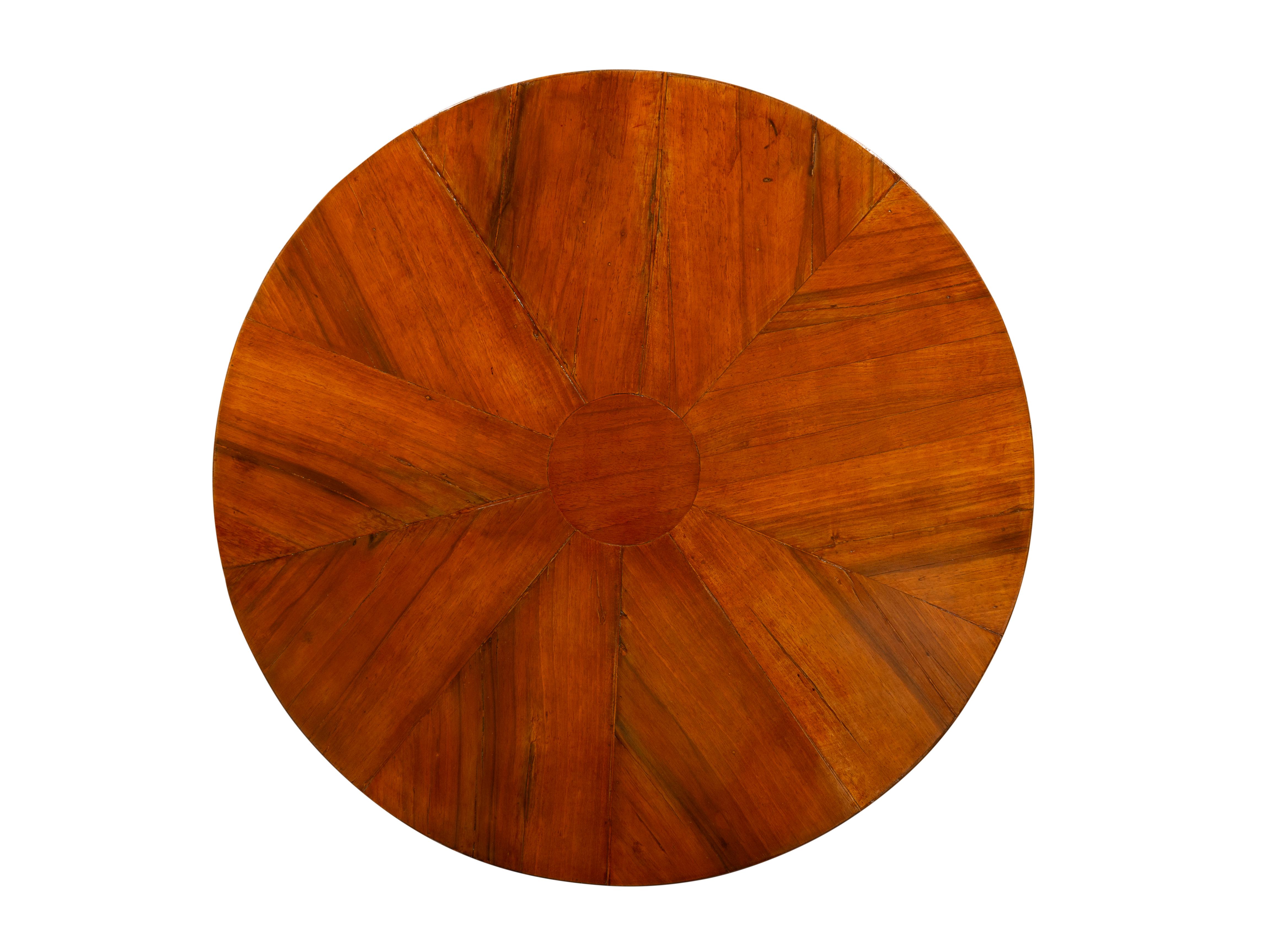 Autrichien Table Biedermeier en bois fruitier en vente
