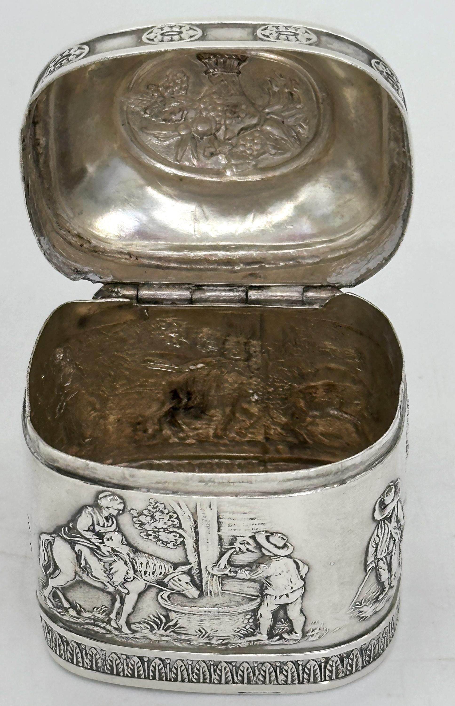 Argento 925 Biedermeier German .800 Silver Snuff Box Domed Lid and Repoussé Pastoral Scenes in vendita