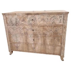 Cómoda / Cómoda Biedermeier Alemana de Nogal Blanqueado