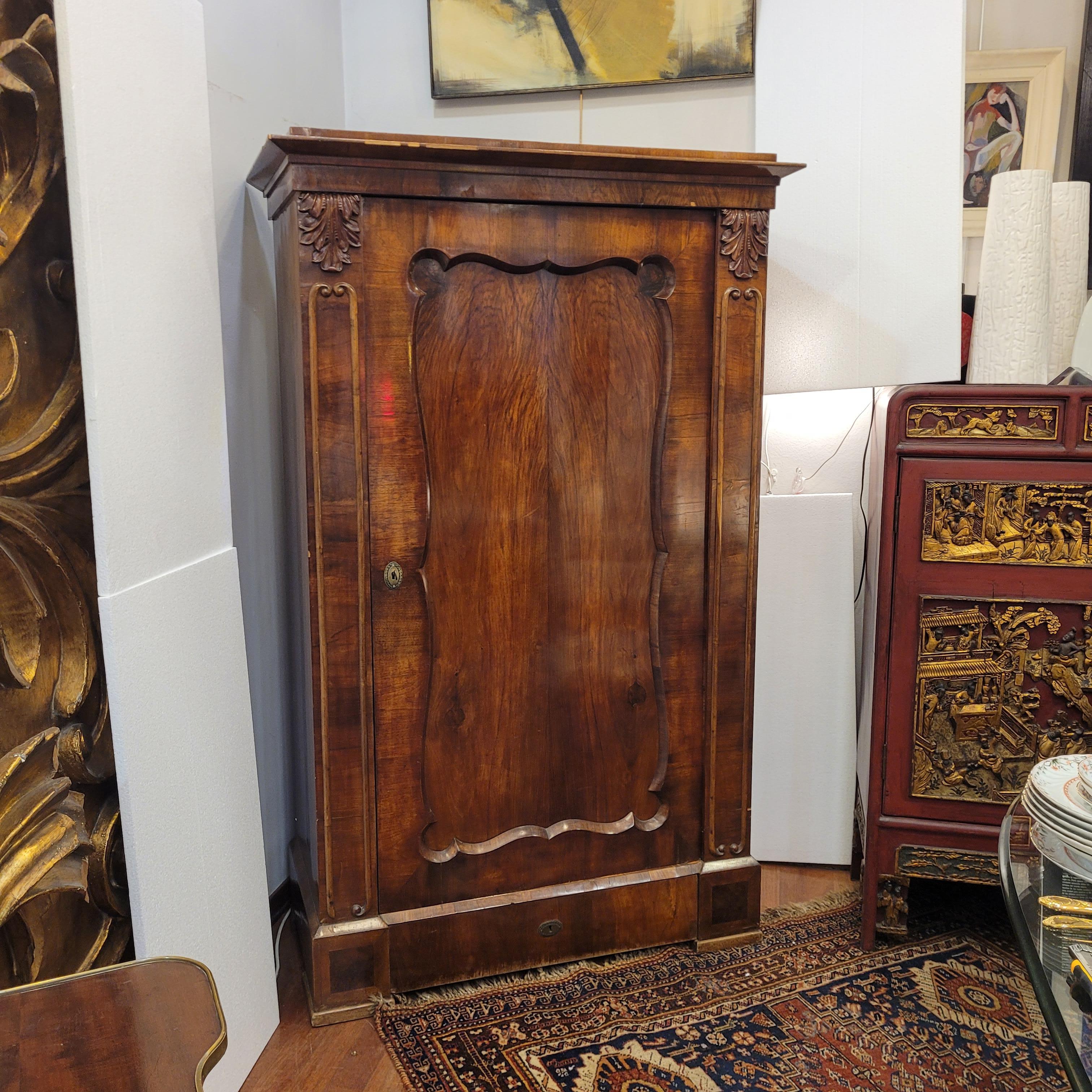 Biedermeier Deutschland  Schrank/ Kabinett, Eschenholz im Angebot 2