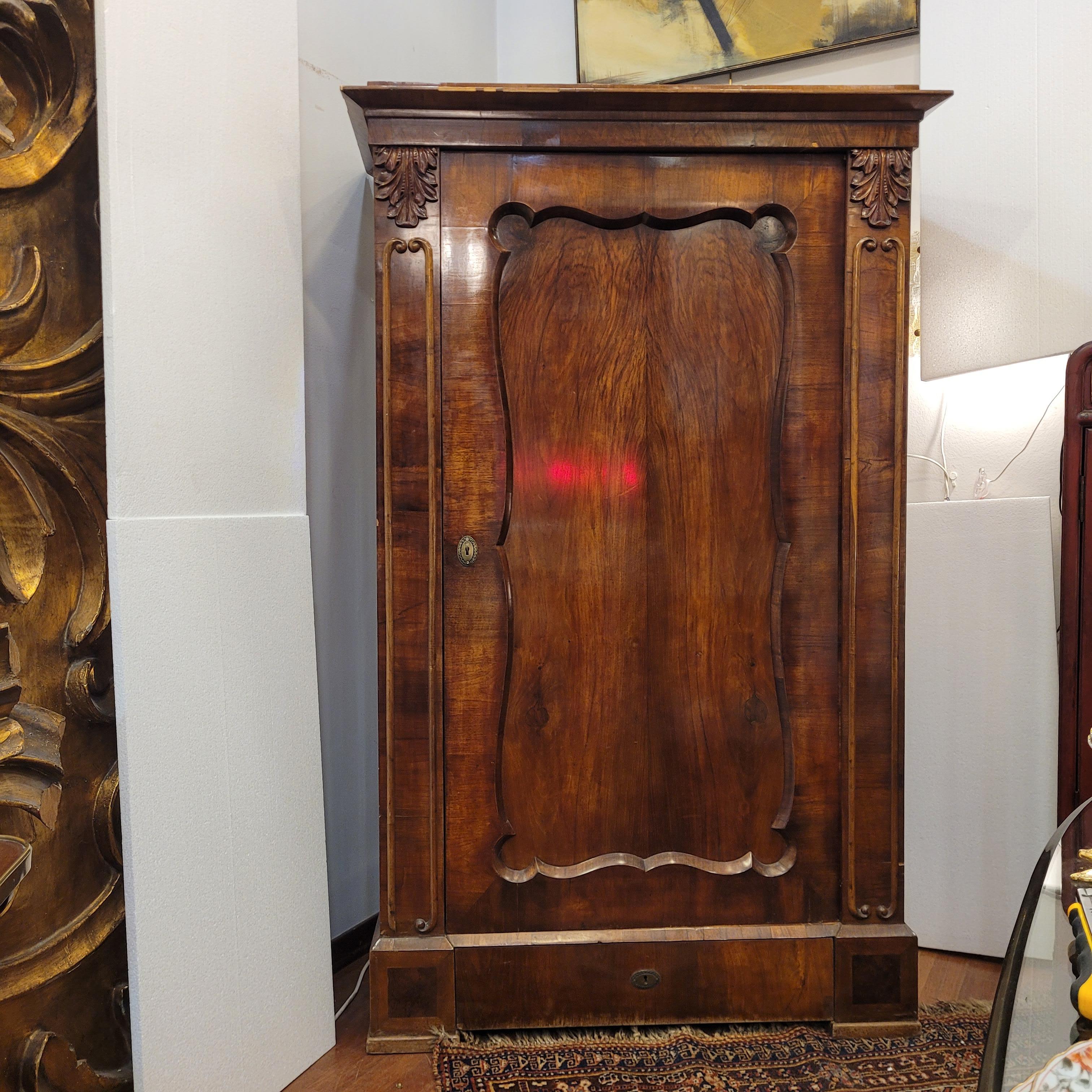 Biedermeier Deutschland  Schrank/ Kabinett, Eschenholz im Angebot 3