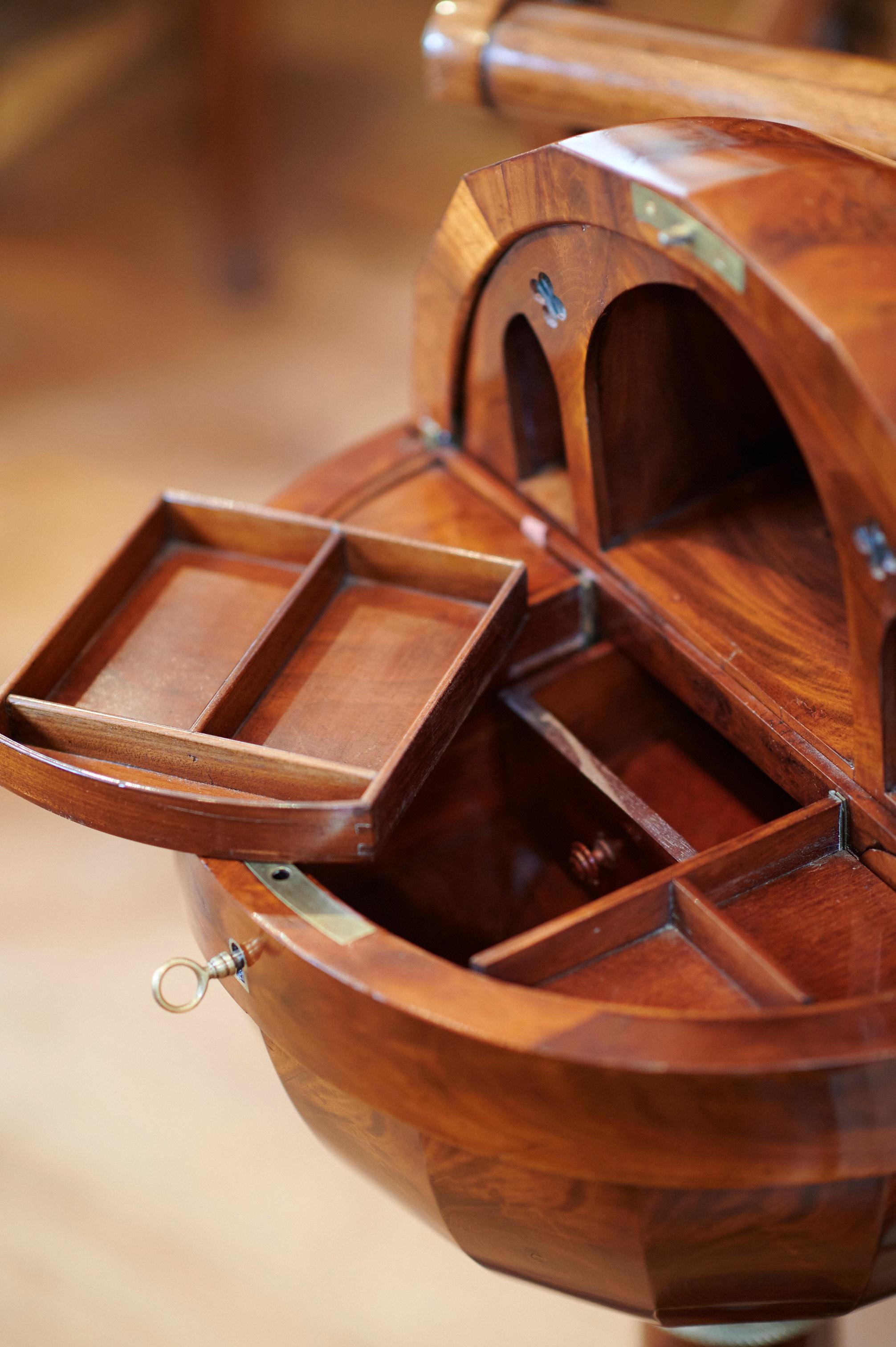 Biedermeier Globe Table, Germany, c. 1830 For Sale 1