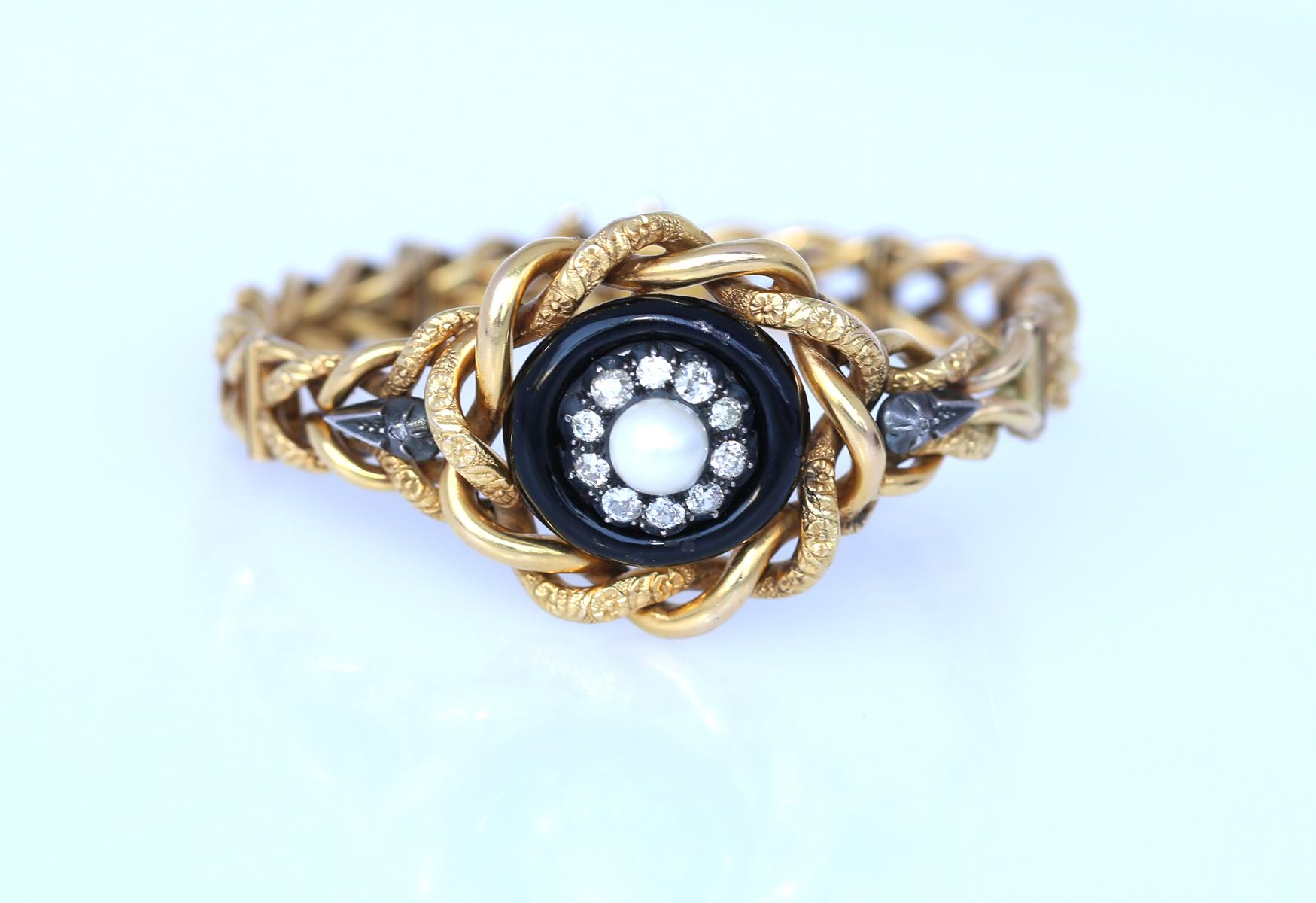 Biedermeier Gold Enamel Pearl Diamonds Bracelet, 1840 In Fair Condition For Sale In Herzelia, Tel Aviv